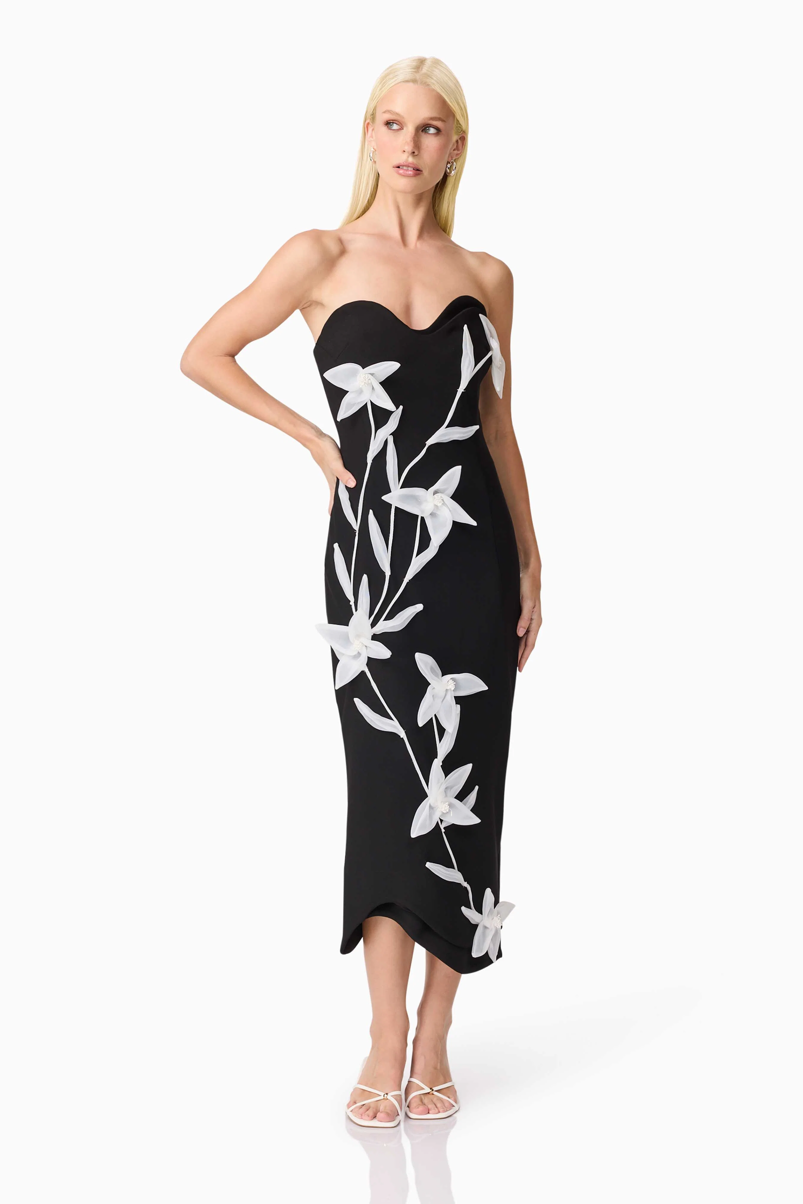 Ilaria Sweetheart Midi Dress in Black