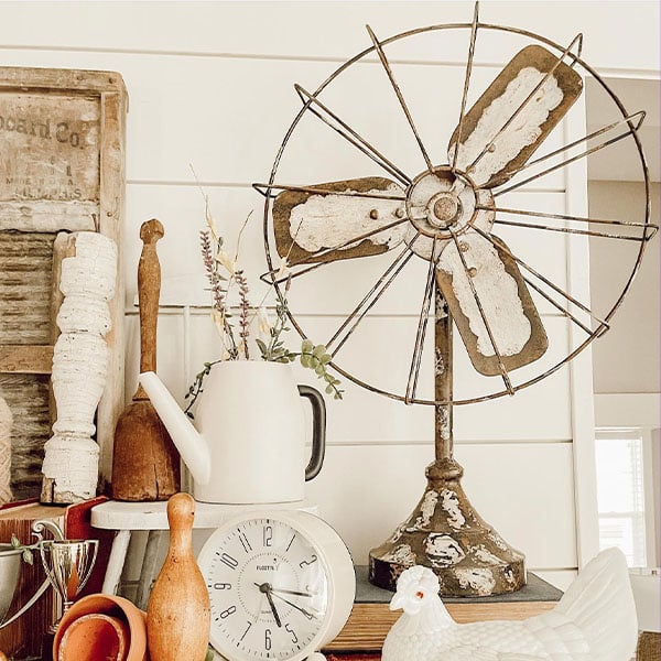 Chippy Distressed Table Fan