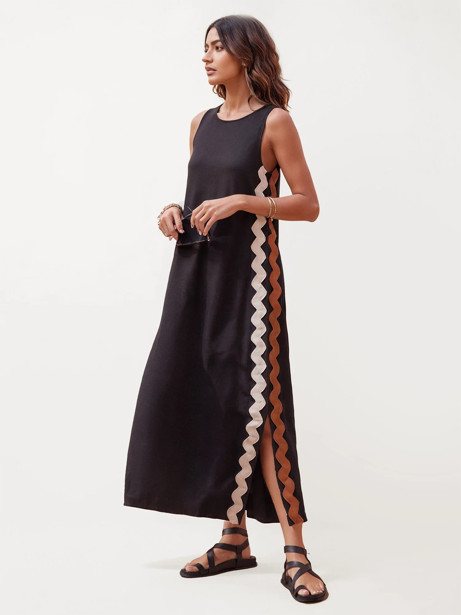 Contrast Trim Side Slit Maxi Dress