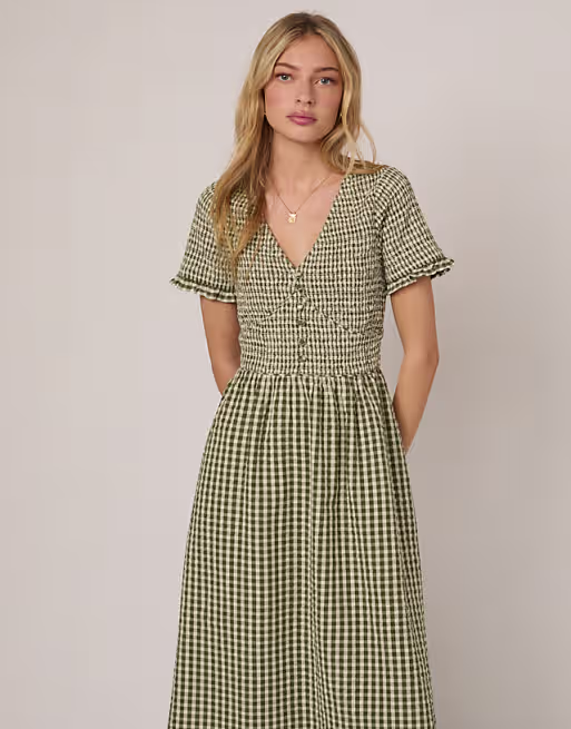 Nobody's Child Eliza v-neck short sleeve midi dress in green gingham - elegeleges