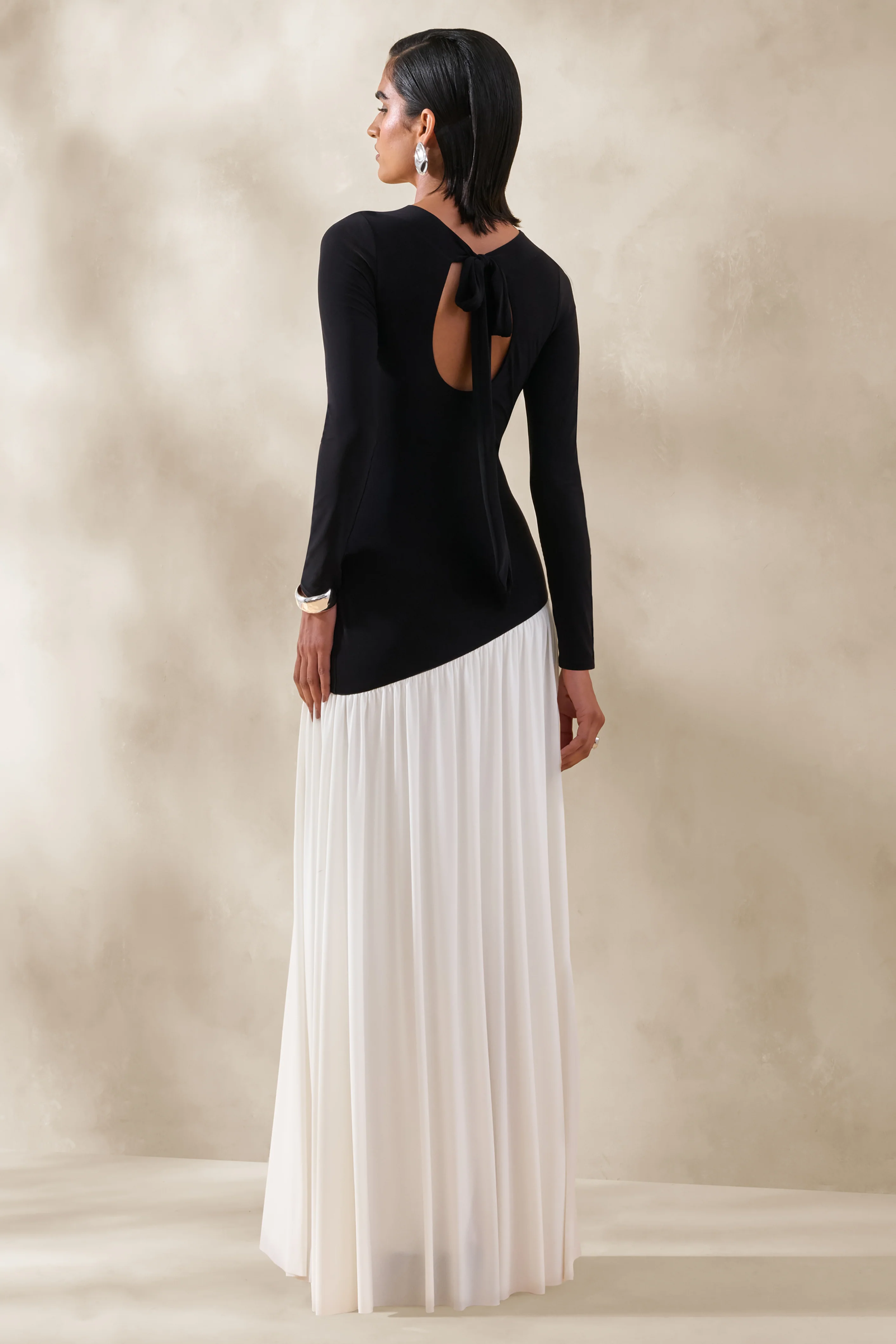 Jasira | Black & White Crew-Neck Maxi Dress With Asymmetric Drop-Waist