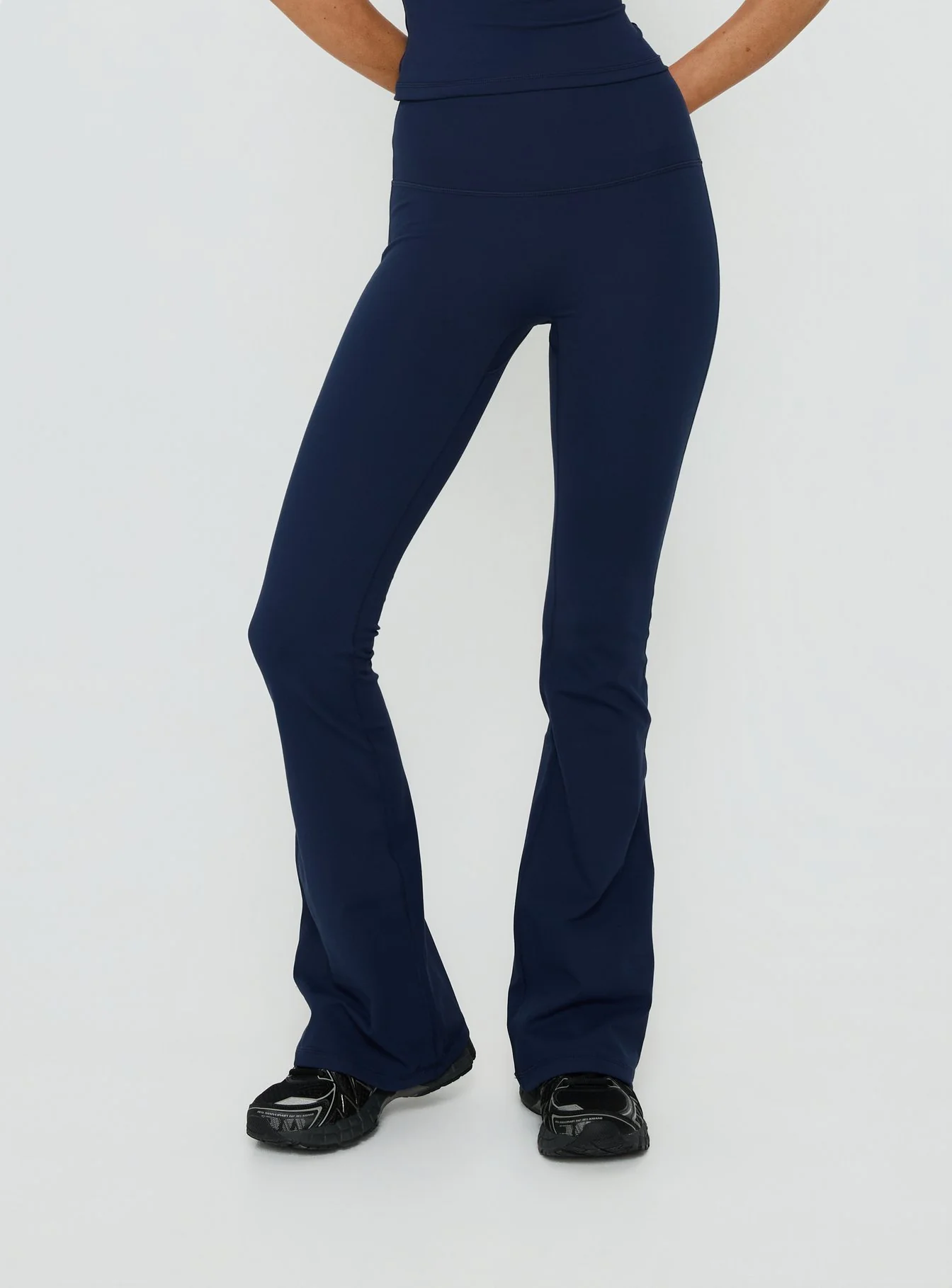 Energize Active Invisible Scrunch Flare Leggings Navy