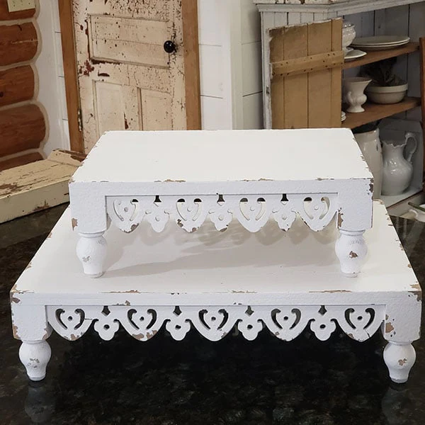 Scalloped Edge French Country Risers