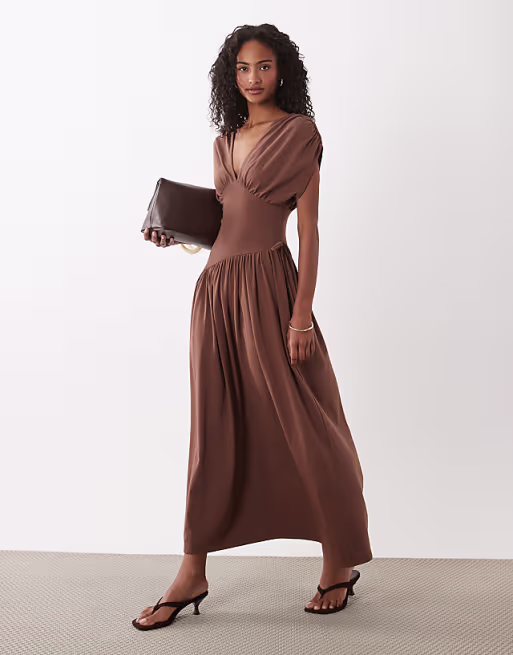 plunge waist detail midi dress in chocolate