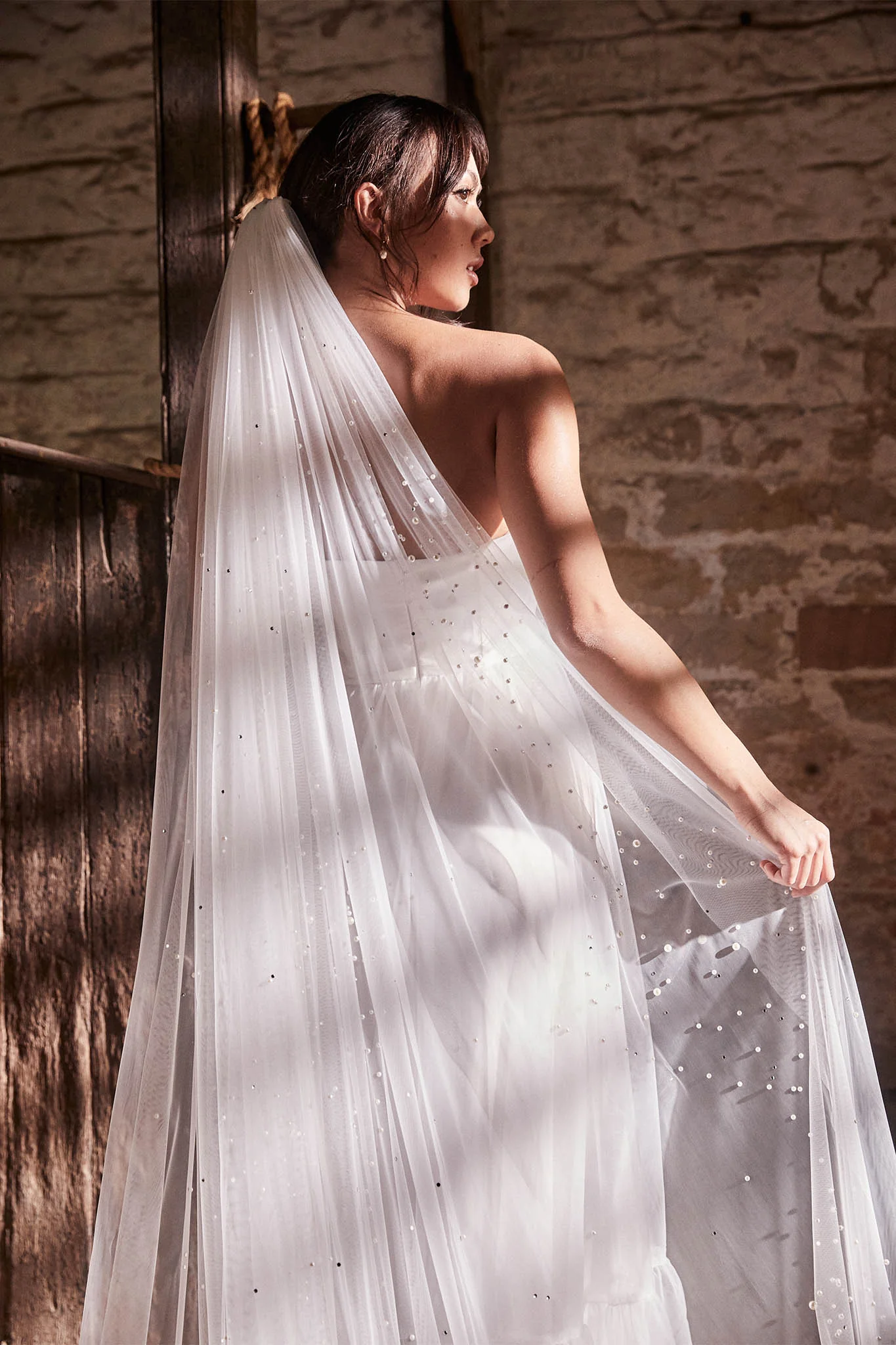 Divine Long Pearl Veil White