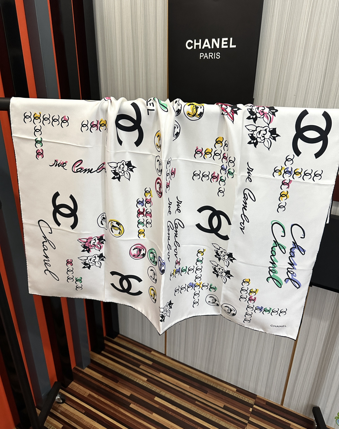 [TOP] CHANEL Silk Scarf 90 x 90 cm - White - 711 Luxury