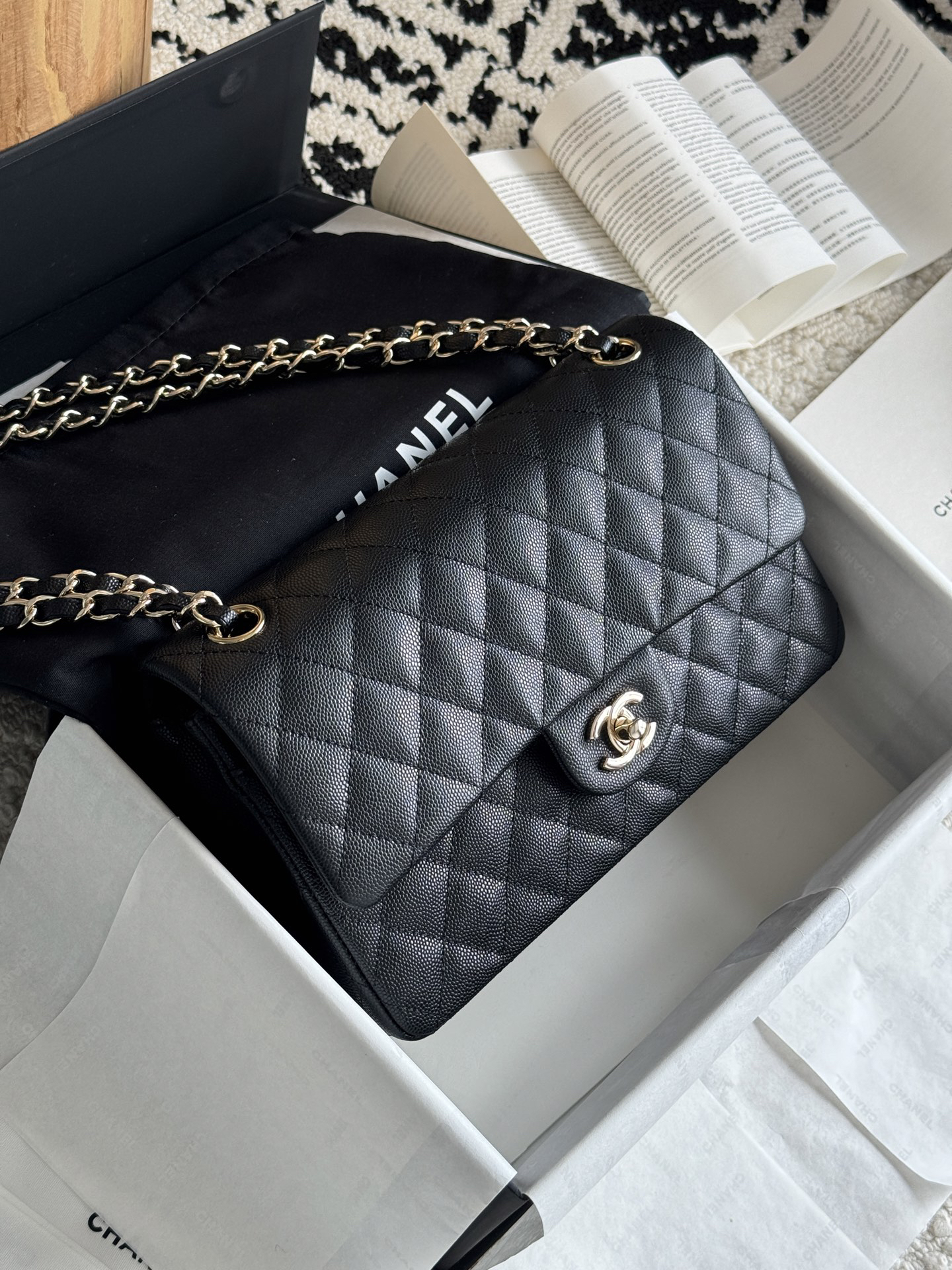 [TOP] CHANEL Classic Flap Bag Caviar 25.5cm - Black & Light Gold Hardware - 711 Luxury
