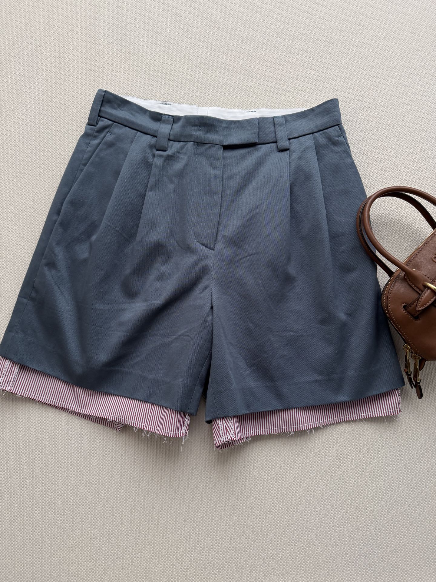 [TOP] Miu Miu Shorts - Gray - 711 Luxury