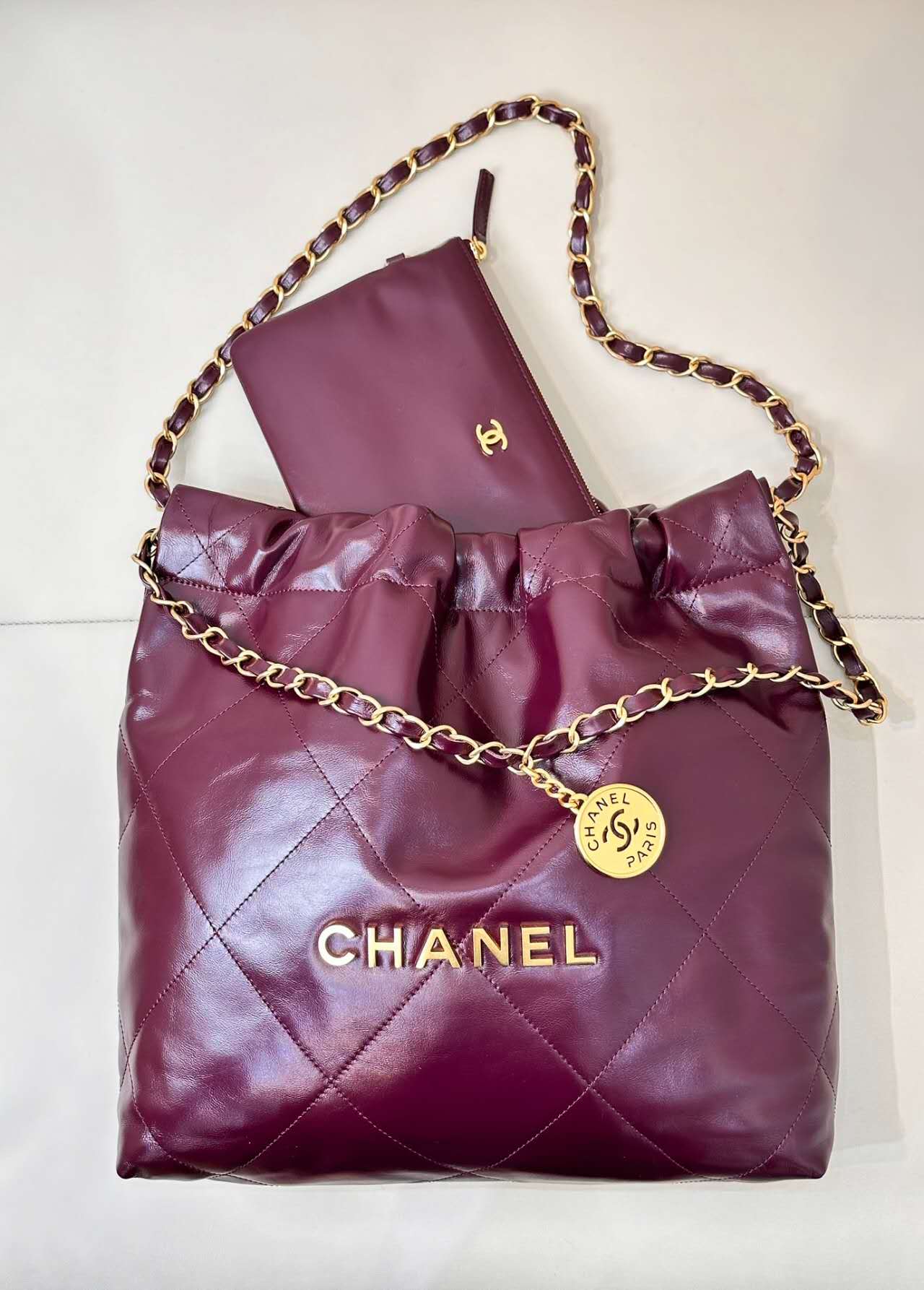 [TOP] CHANEL 22 Bag 2 Sizes  - Claret & GHW