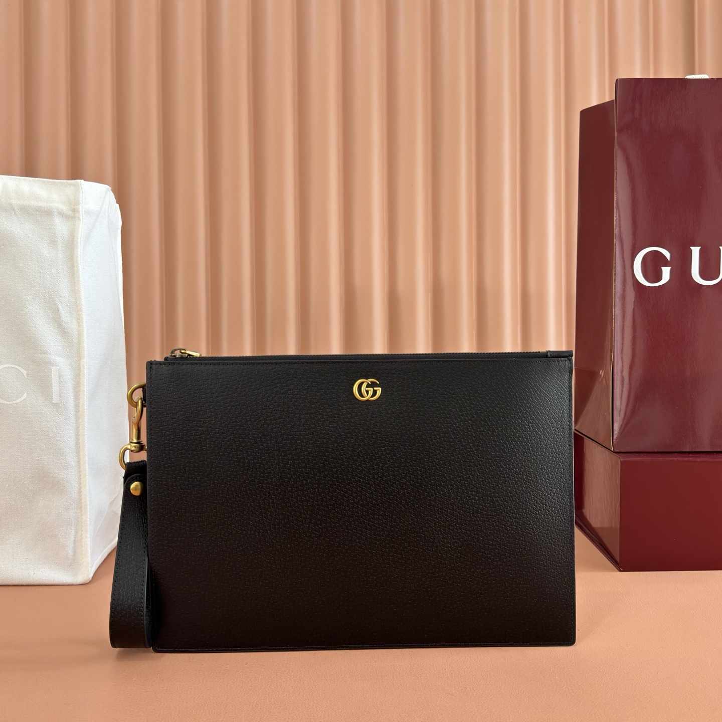 [TOP] GUCCI Double G Handbag 30.5 x 21 x 1.5 CM - Black - 711 Luxury