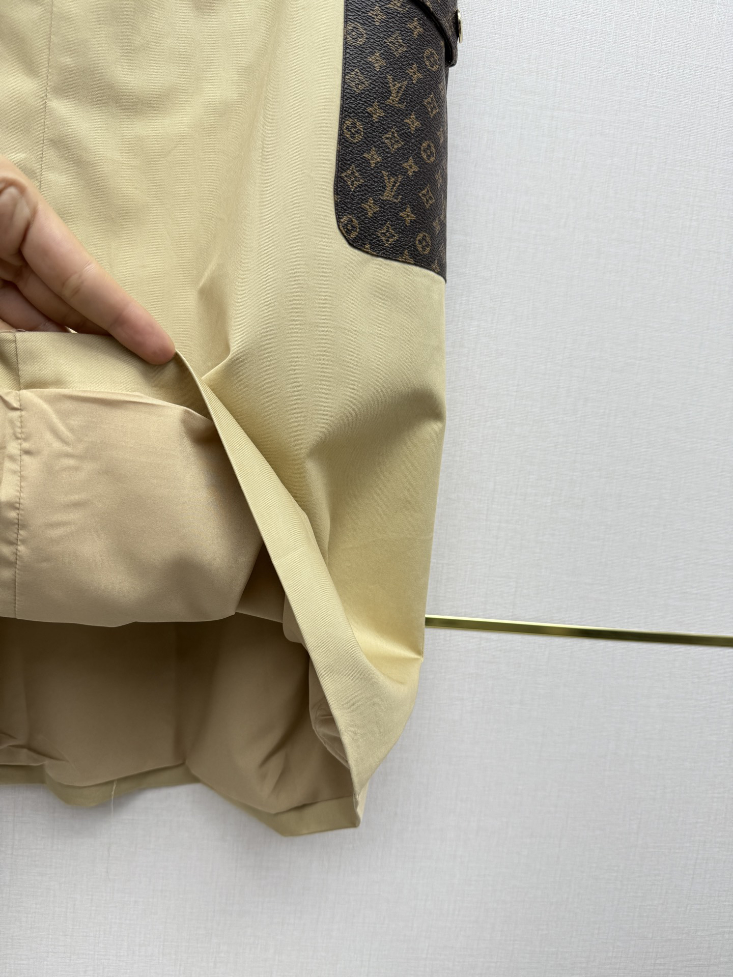 [TOP] Louis Vuitton LV Skirt - Khaki