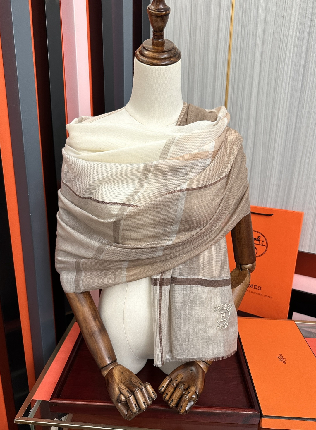 [TOP] HERMES Scarf 80x200cm - Beige - 711 Luxury