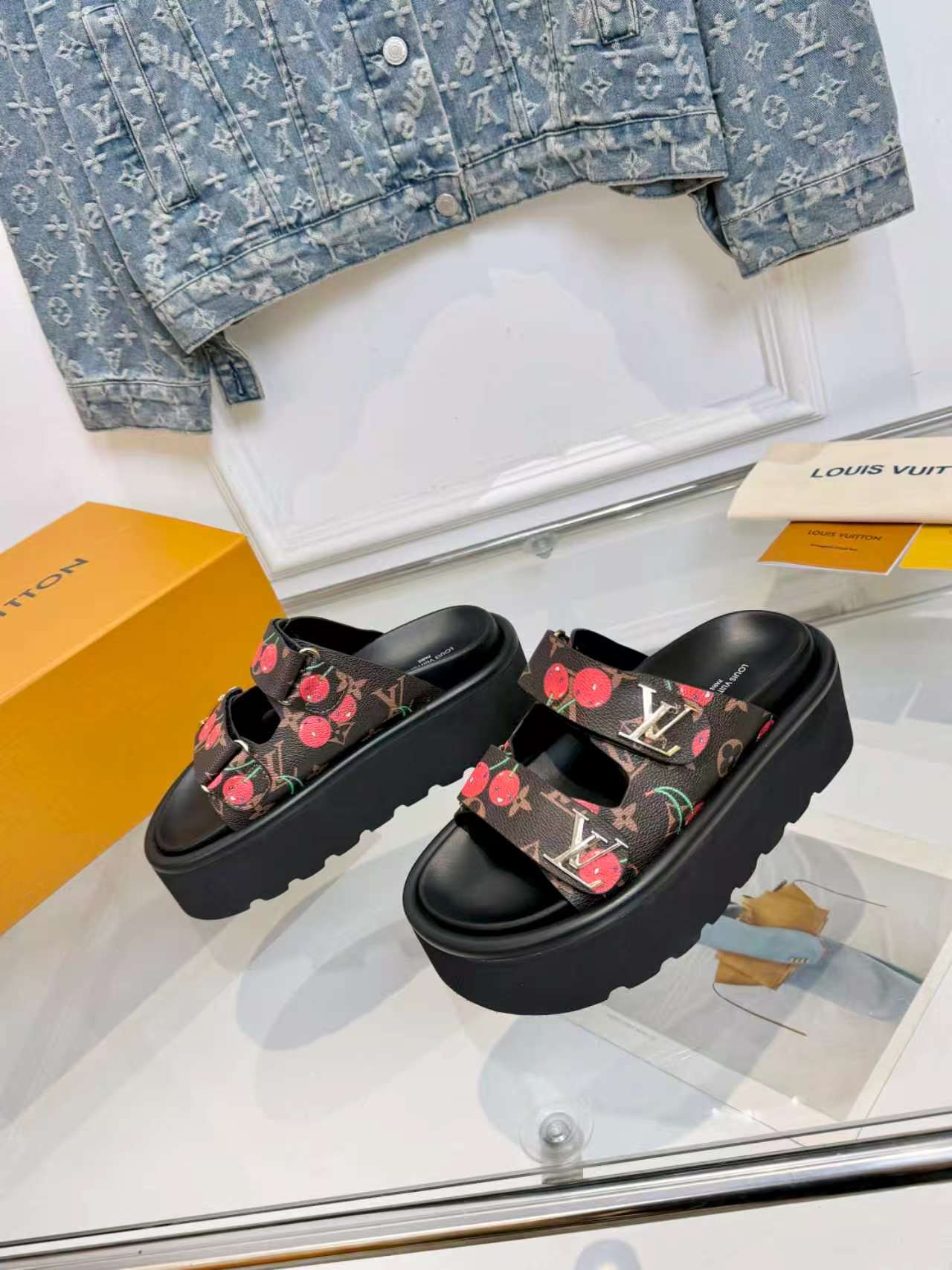 [TOP] Louis Vuitton LV Slippers - Brown - 711 Luxury