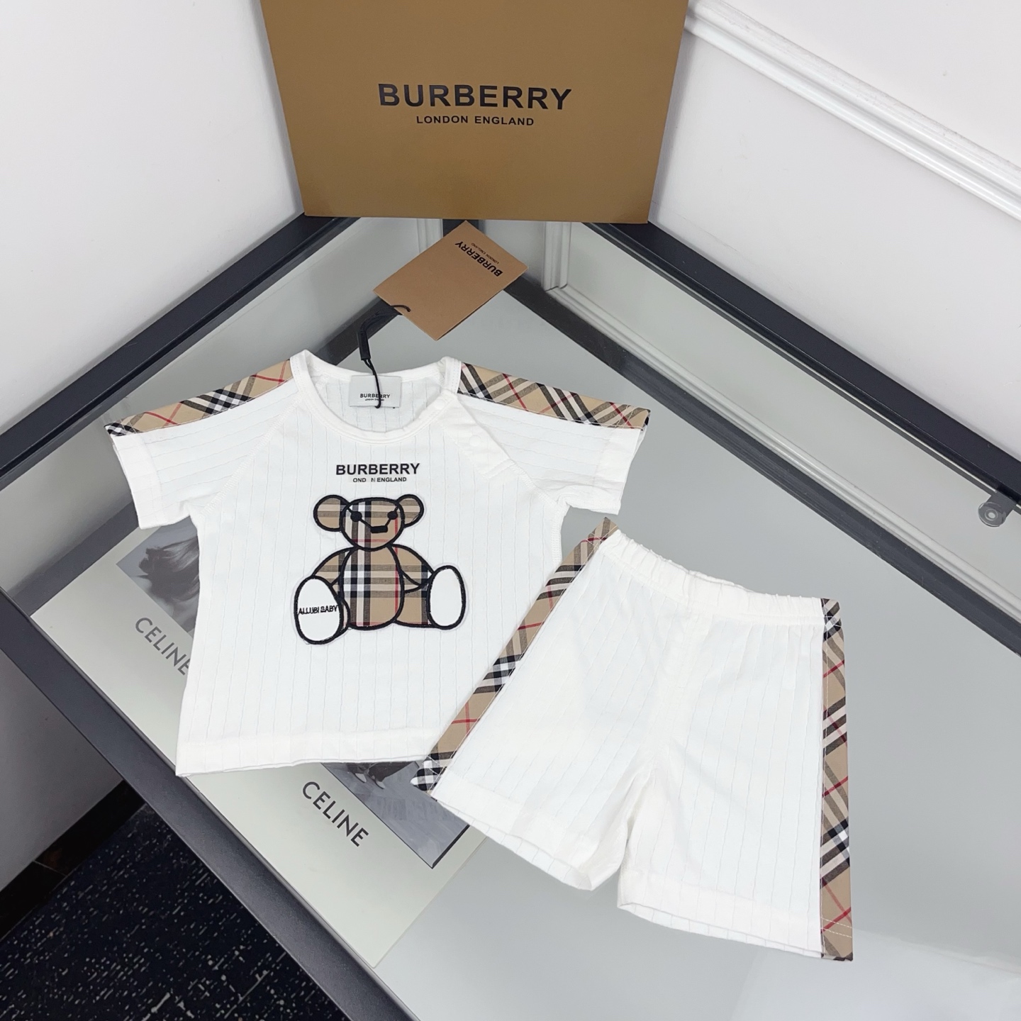Burberry Unisex Kids White Ribbed Teddy Bear Embroidery Short Sleeve T Shirt & Check Trim Shorts Two Piece Set Boys Girls Sizes 66-110