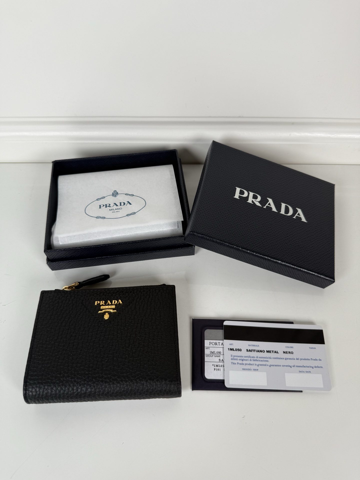 [TOP] PRADA Wallet 11.5 x 9.5cm - Black - 711 Luxury