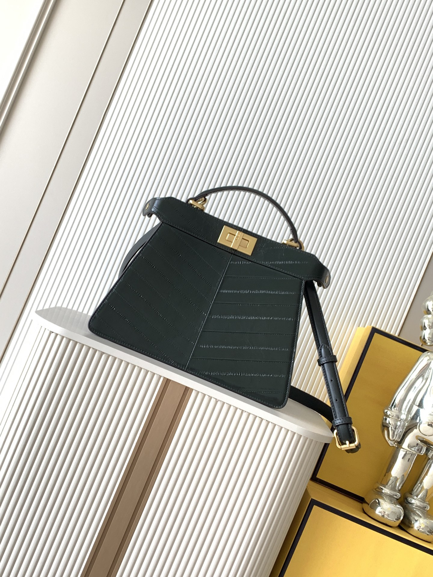 [TOP] FENDI Peekaboo ISeeU Bag 27x11x20cm - Dark Green - 711 Luxury