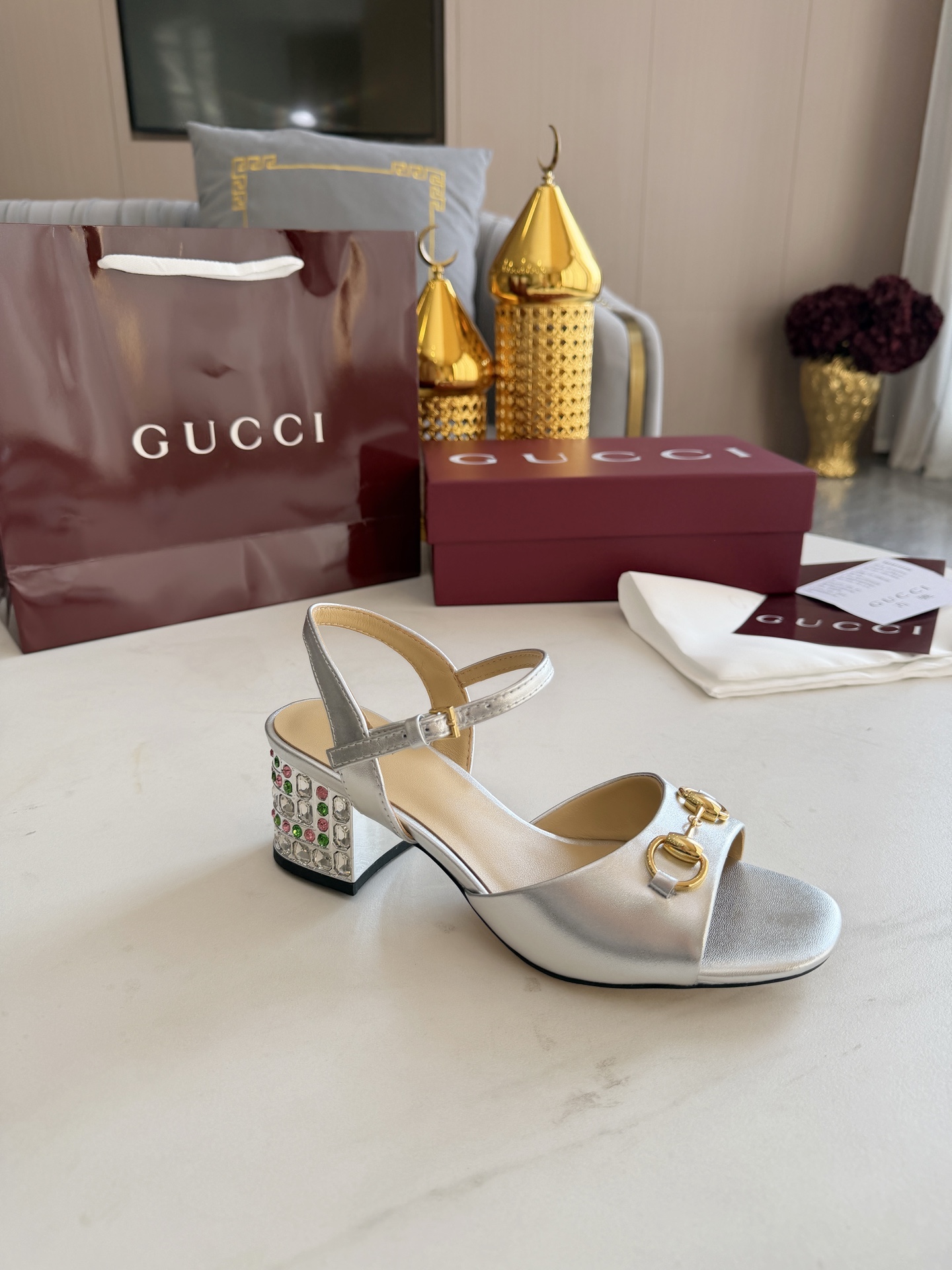 [TOP] GUCCI Shoes - White - 711 Luxury