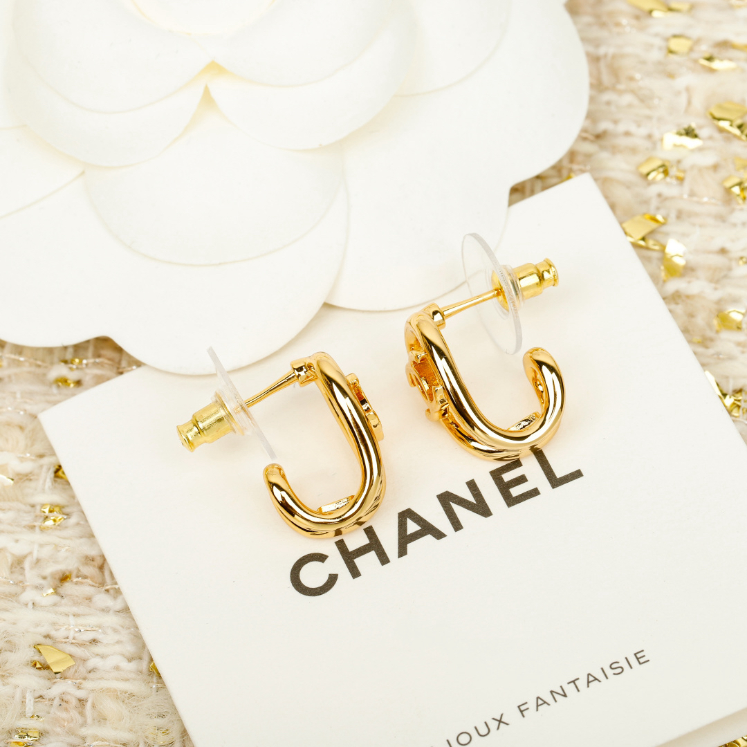 [TOP] CHANEL Earrings - Gold