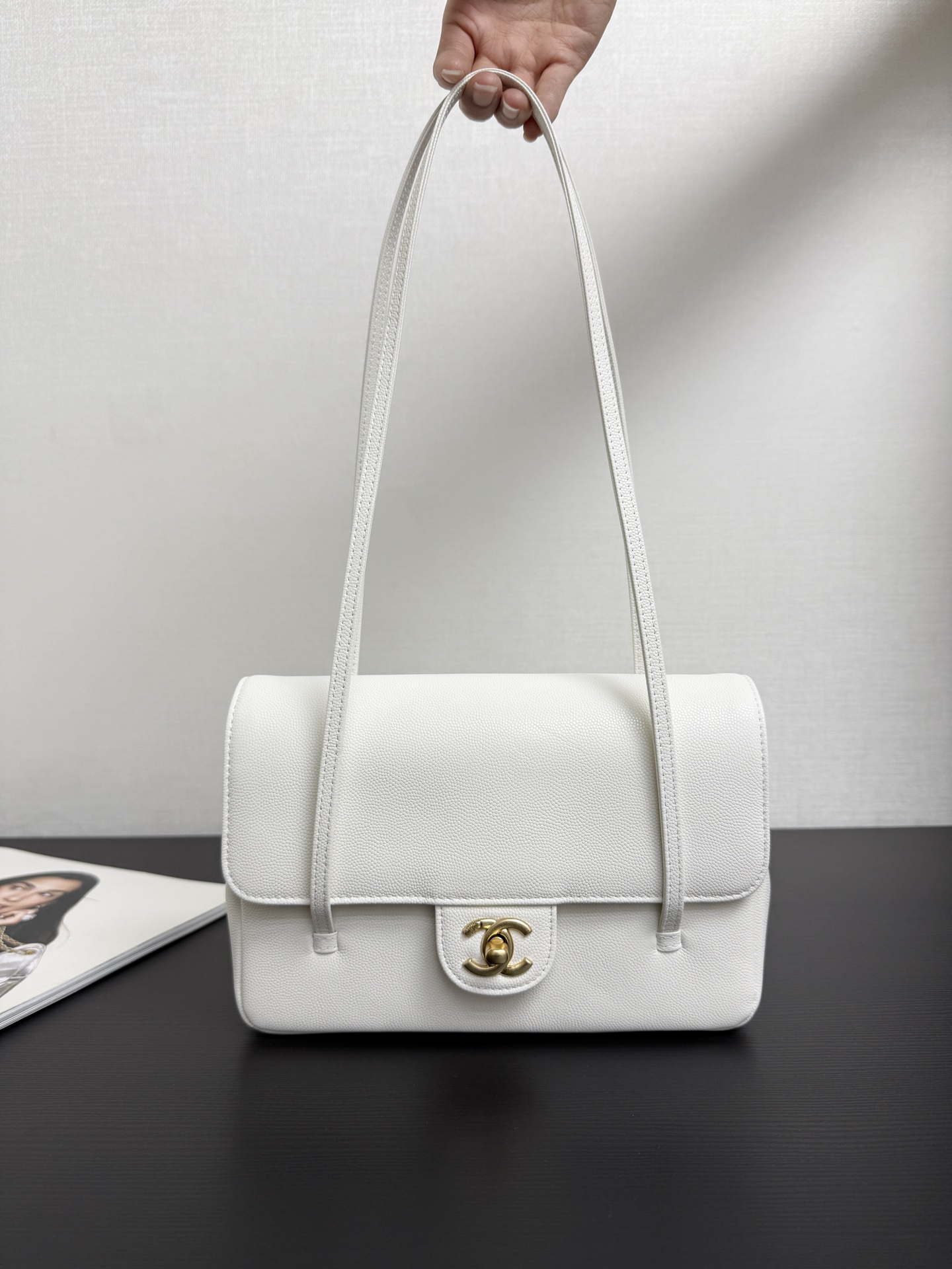 [TOP] CHANEL Preppy Coco Shoulder Bag 22x16x6cm - White & GHW - 711 Luxury