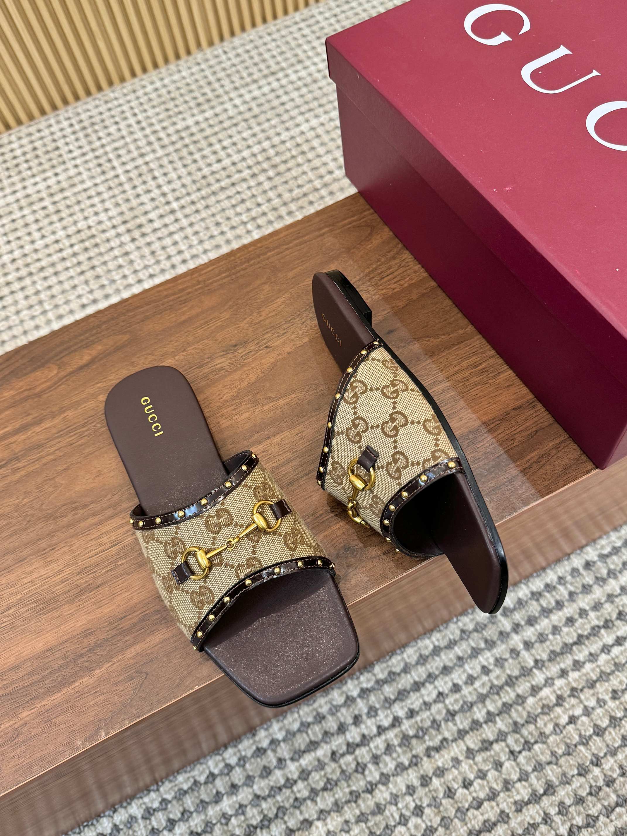 [TOP] GUCCI Slippers - Brown - 711 Luxury