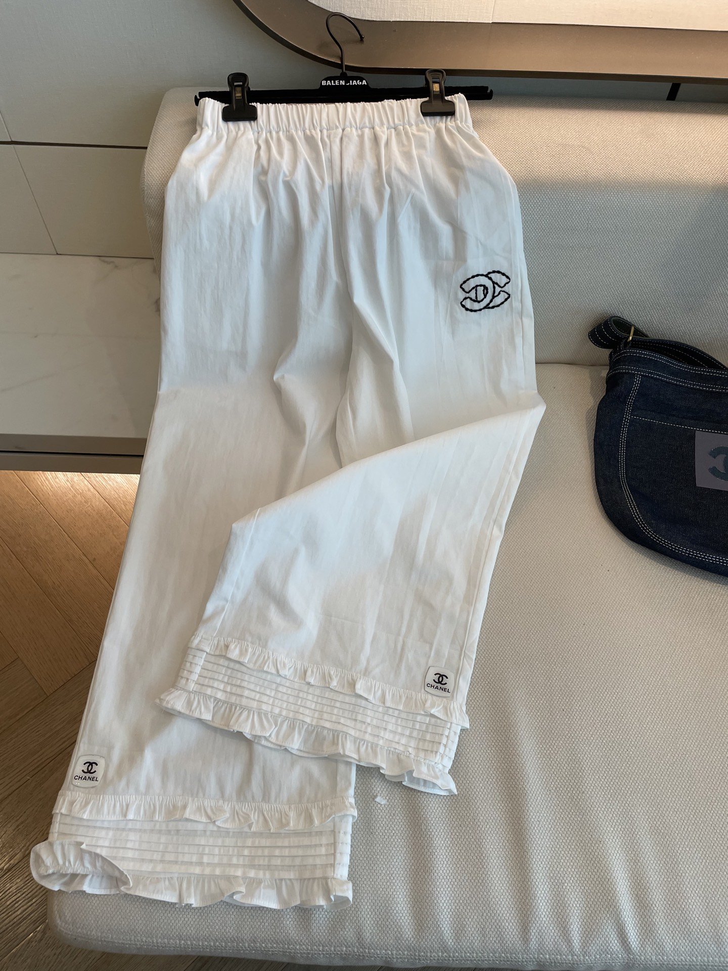 [TOP] CHANEL Pants - White