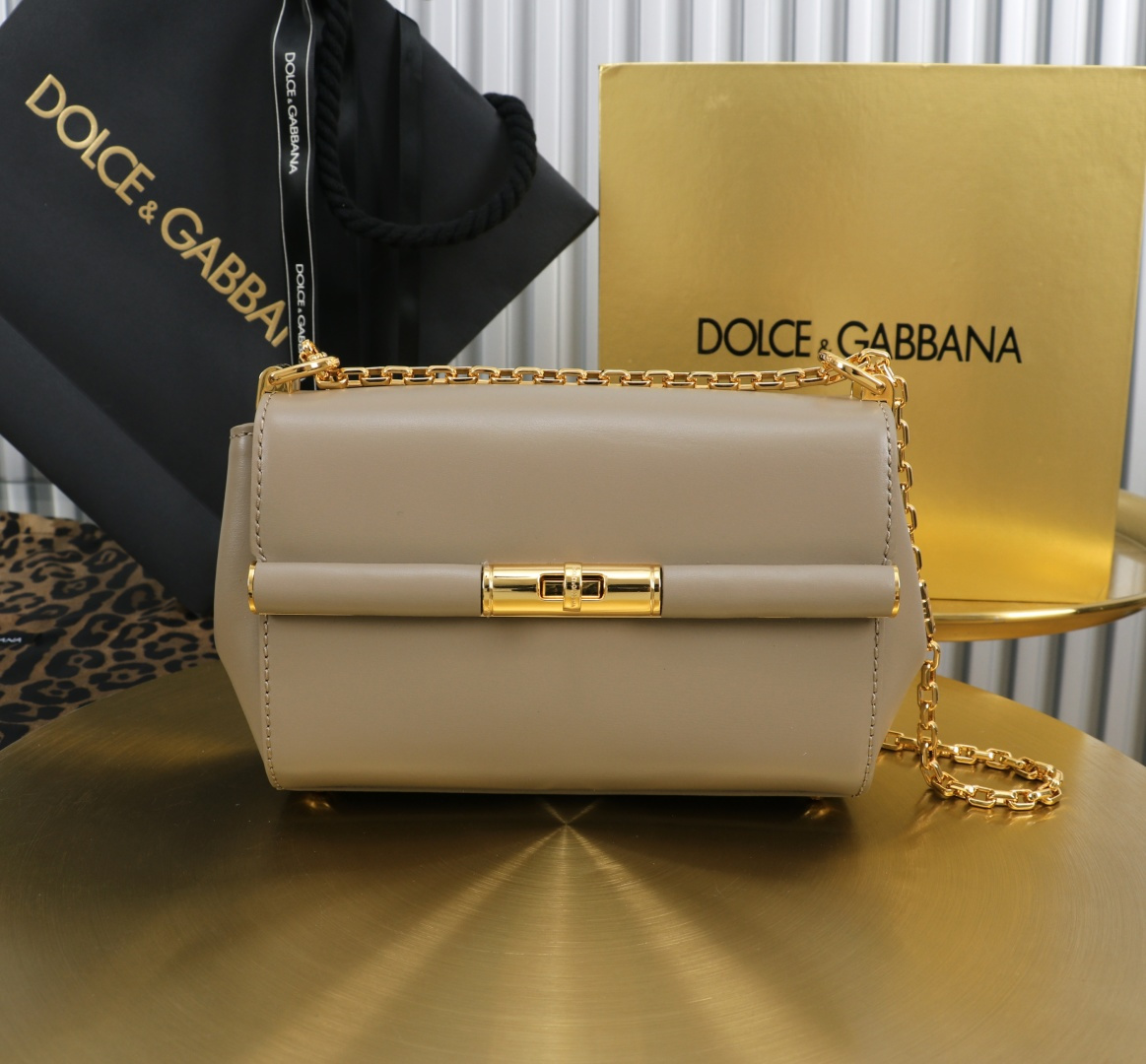 [TOP] Dolce & Gabbana D&G Shoulder Bag 18x10.6x7cm - Khaki