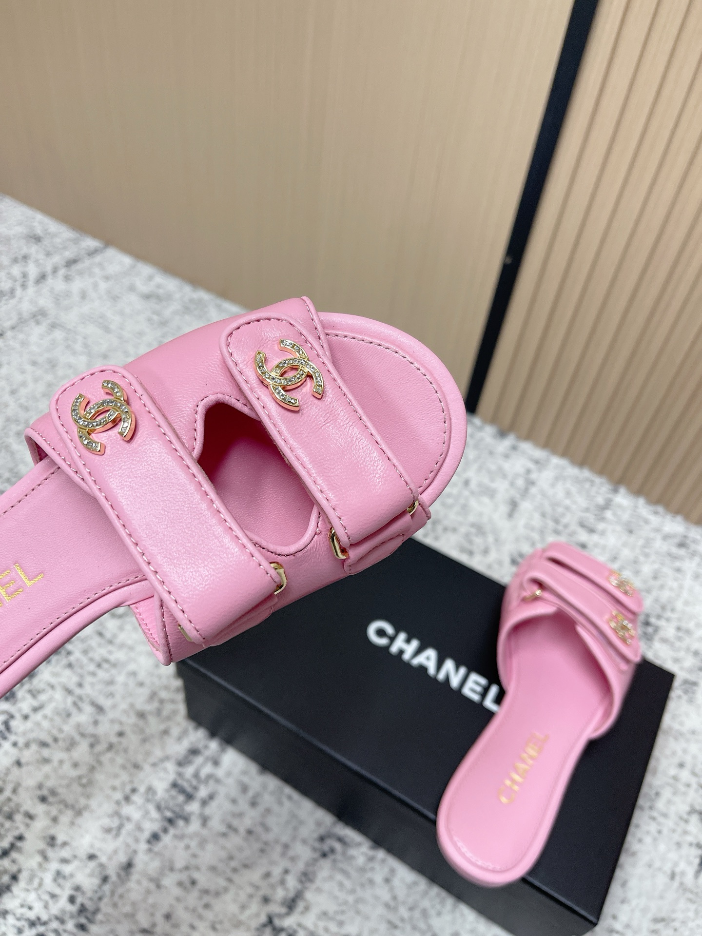 [TOP] CHANEL  Sandals - Pink