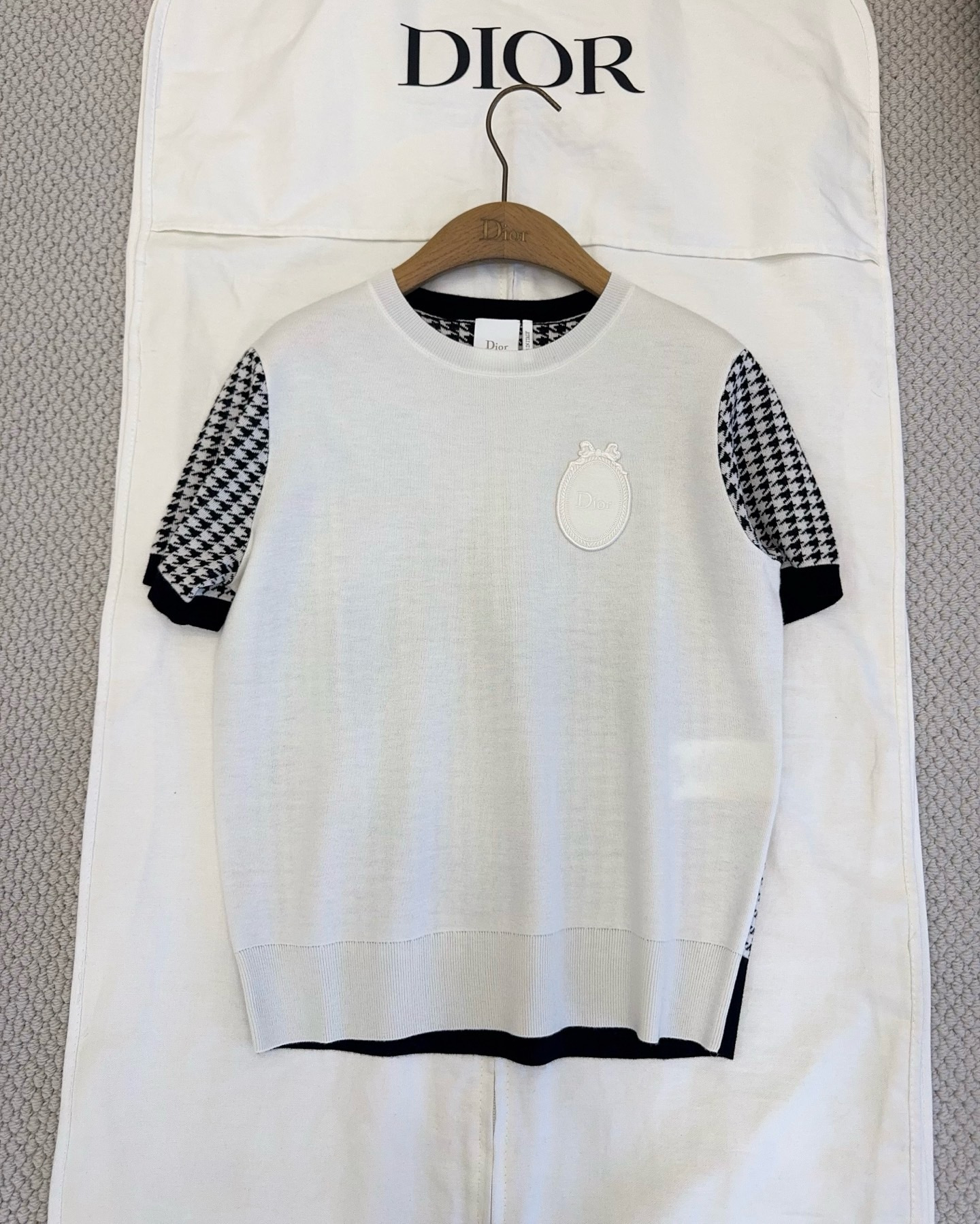 DIOR Dior Médaillon Short-Sleeved Sweater Black and White Houndstooth Virgin Wool-Blend Knit #385486