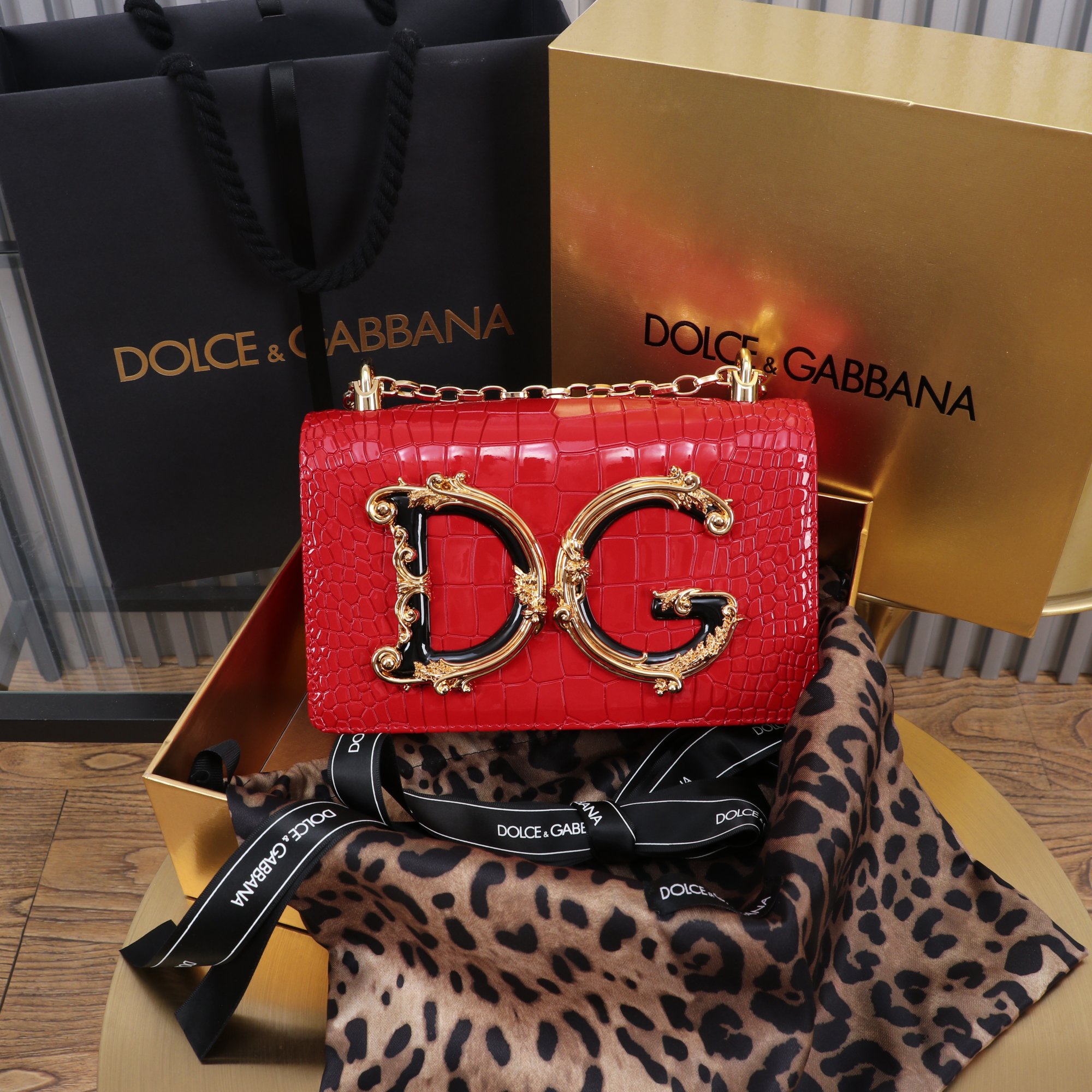 [TOP] Dolce & Gabbana D&G Girls Bag Crocodile-patterned Cowhide 21x5x13.5 cm - Red - 711 Luxury