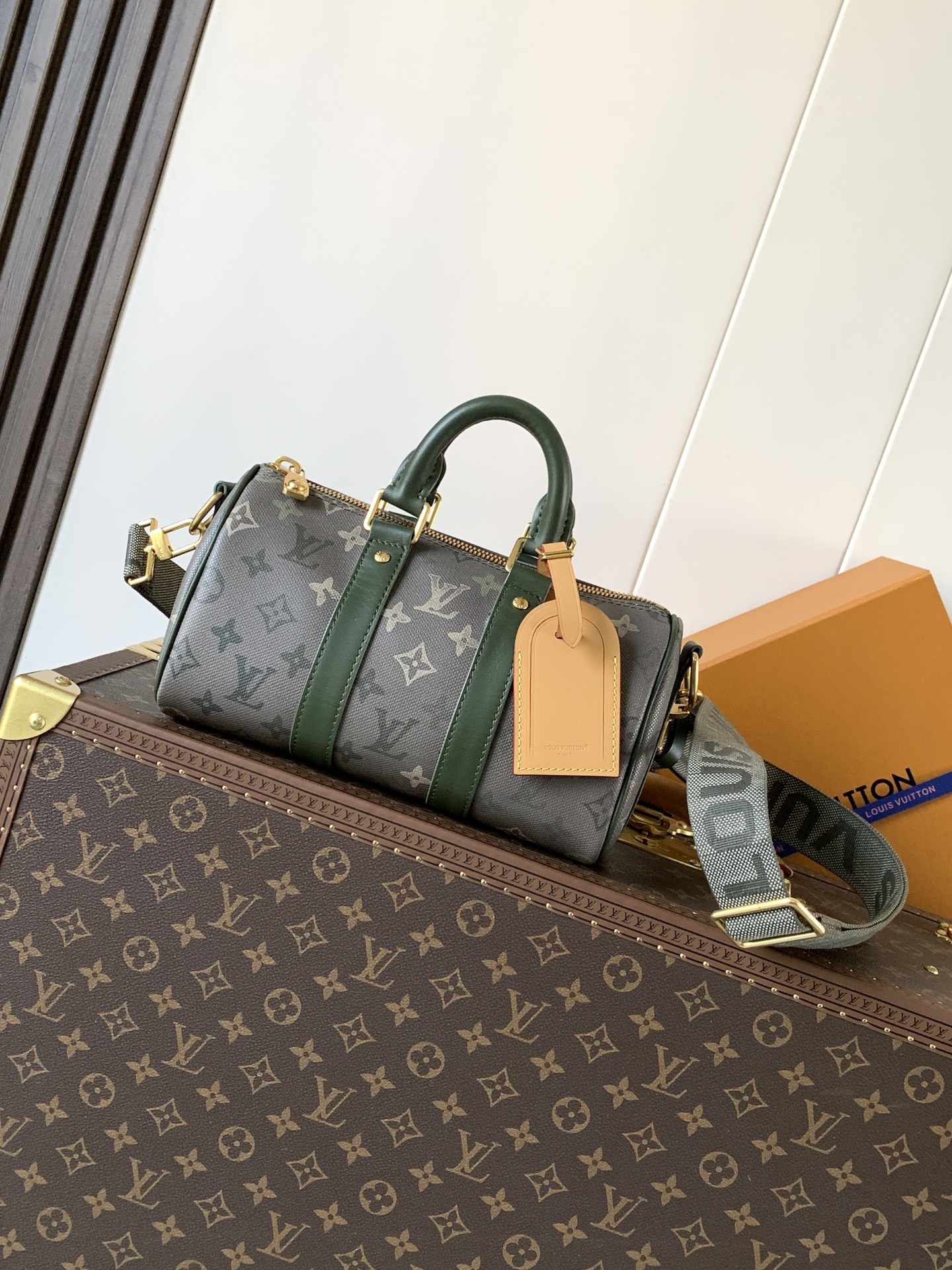 [TOP] Louis Vuitton LV Keepall Bandoulière 25 Bag Monogram Surplus 15 x 11 x 25cm - Army Green
