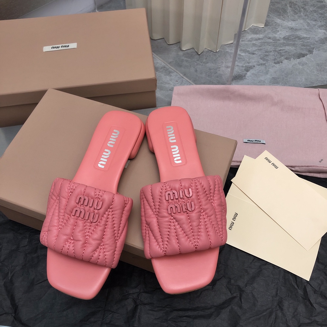 [TOP] Miu Miu Lambskin Slippers - Pink - 711 Luxury