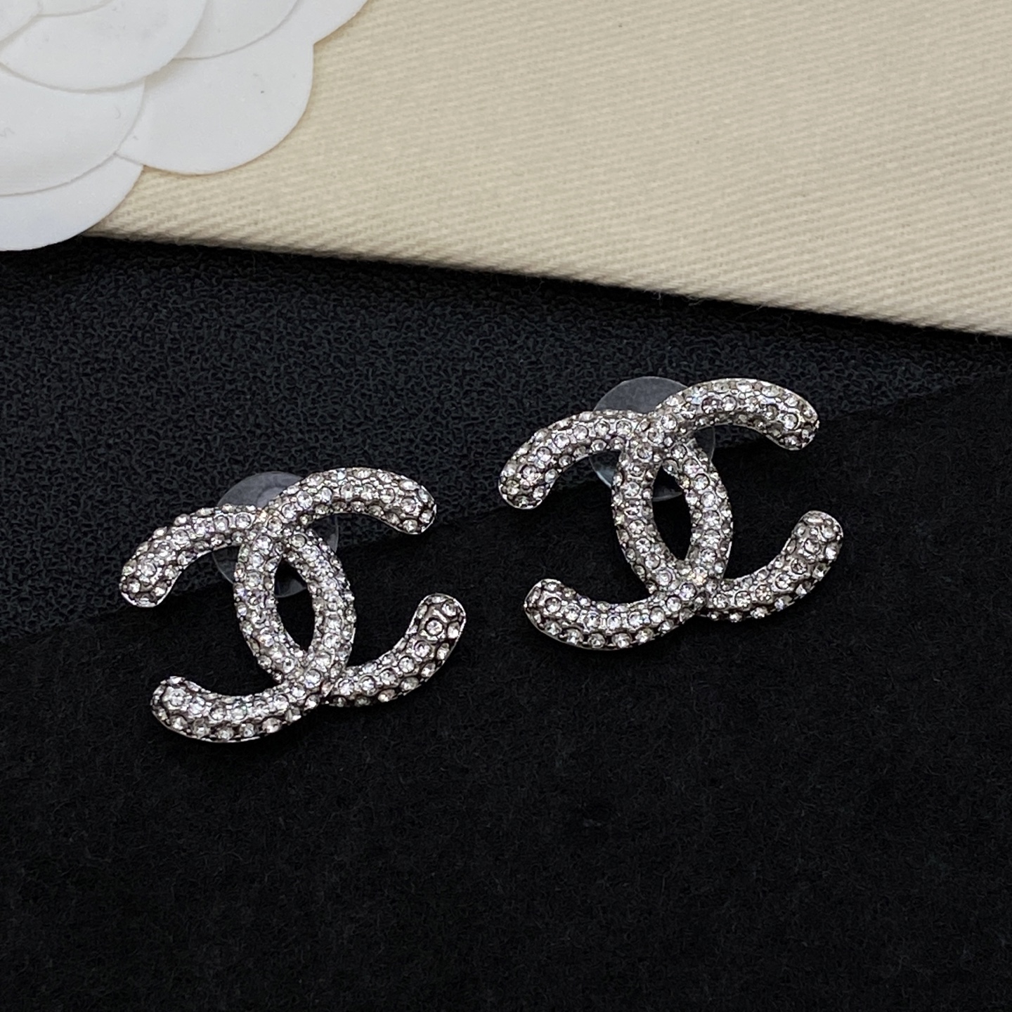 [TOP] CHANEL Earrings - 2 Color - 711 Luxury