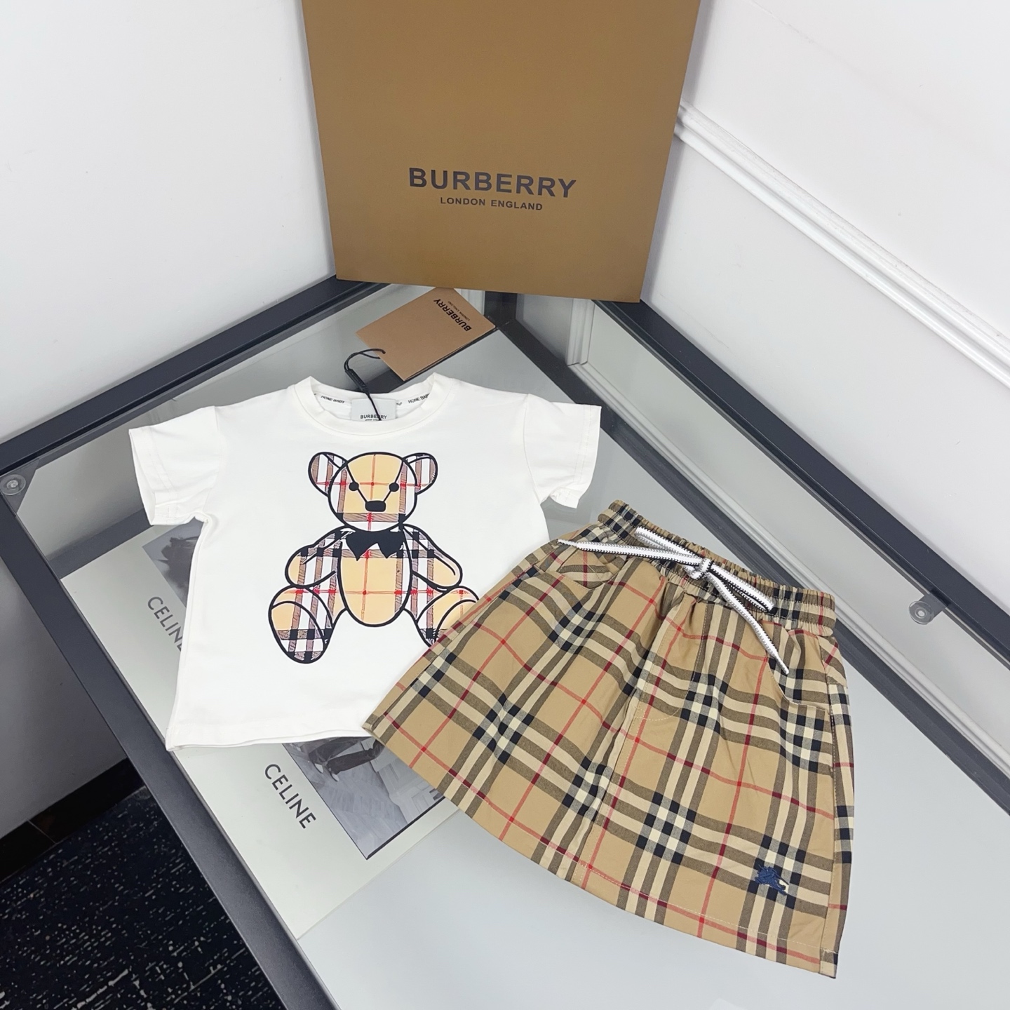 Burberry Girls White Plaid Bear Print Cotton T-Shirt & Vintage Check Elastic Waist Skort 2 Piece Matching Set Sizes 90-130