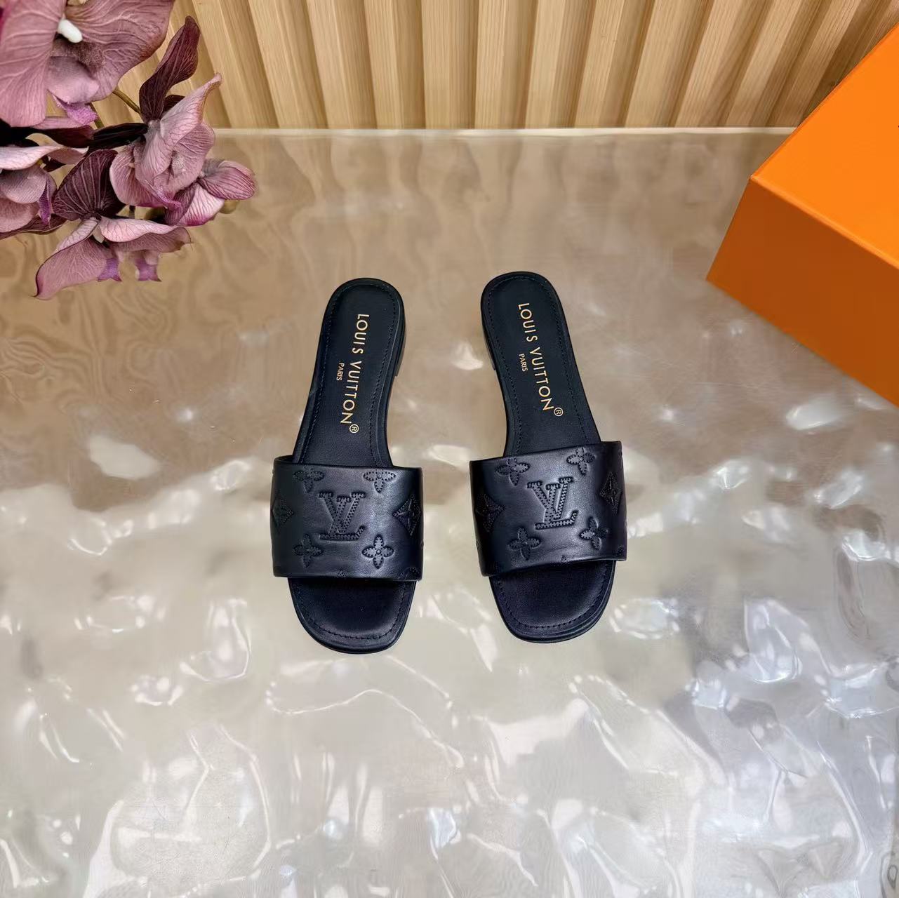 [TOP] Louis Vuitton LV  Sandals - Black - 711 Luxury