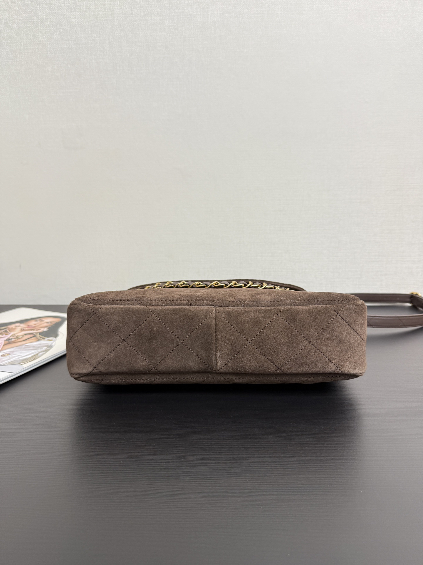 [TOP] CHANEL Messenger Bag 21.5x30x6cm - Chocolate & GHW - 711 Luxury