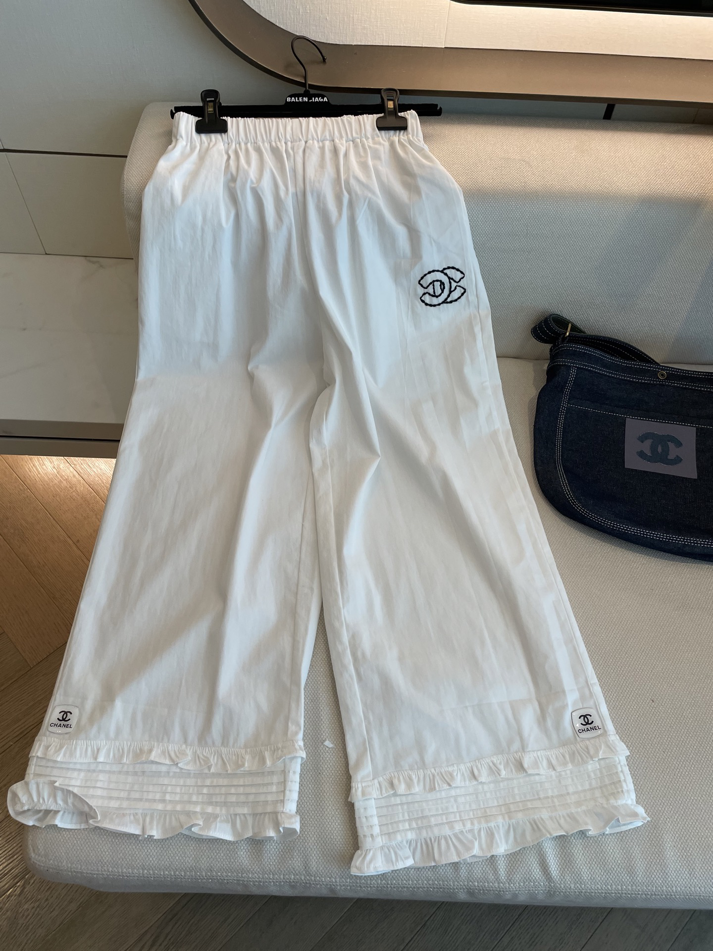 [TOP] CHANEL Pants - White