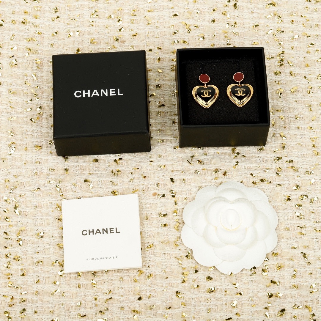 [TOP] CHANEL Earrings - Gold