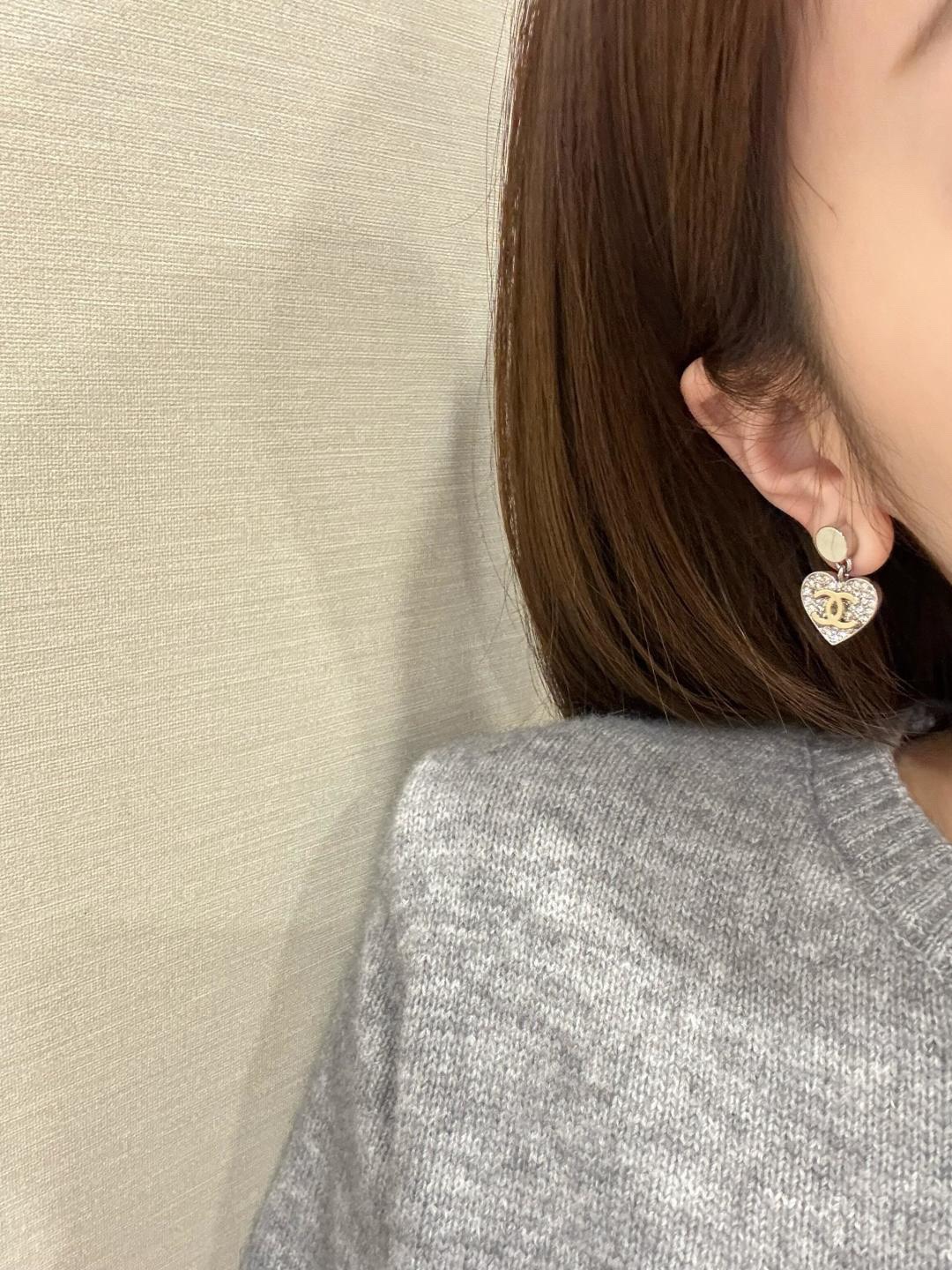 [TOP] CHANEL Earrings - Silver