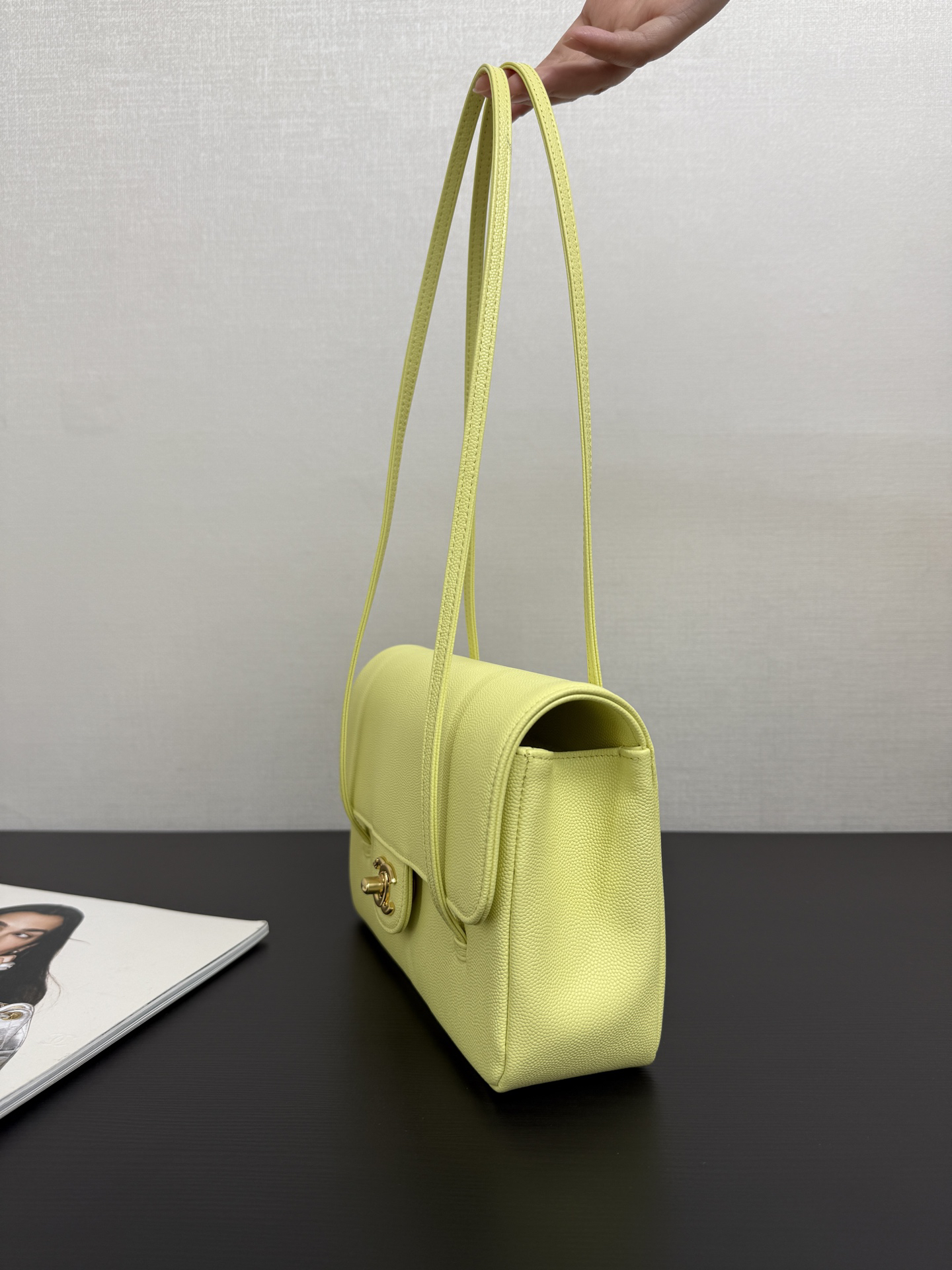 [TOP] CHANEL Preppy Coco Shoulder Bag 22x16x6cm - Yellow & GHW