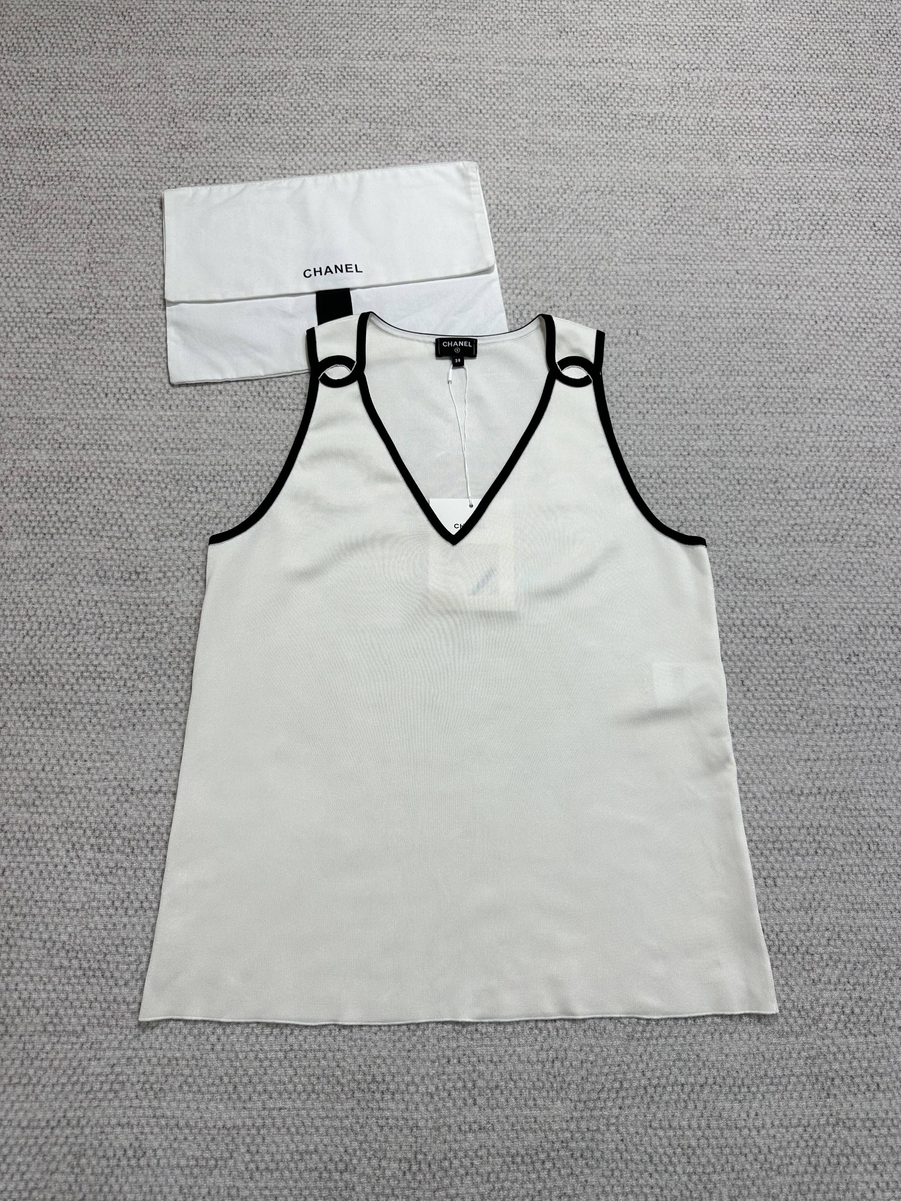 CHANEL Top Silk Black White #384296