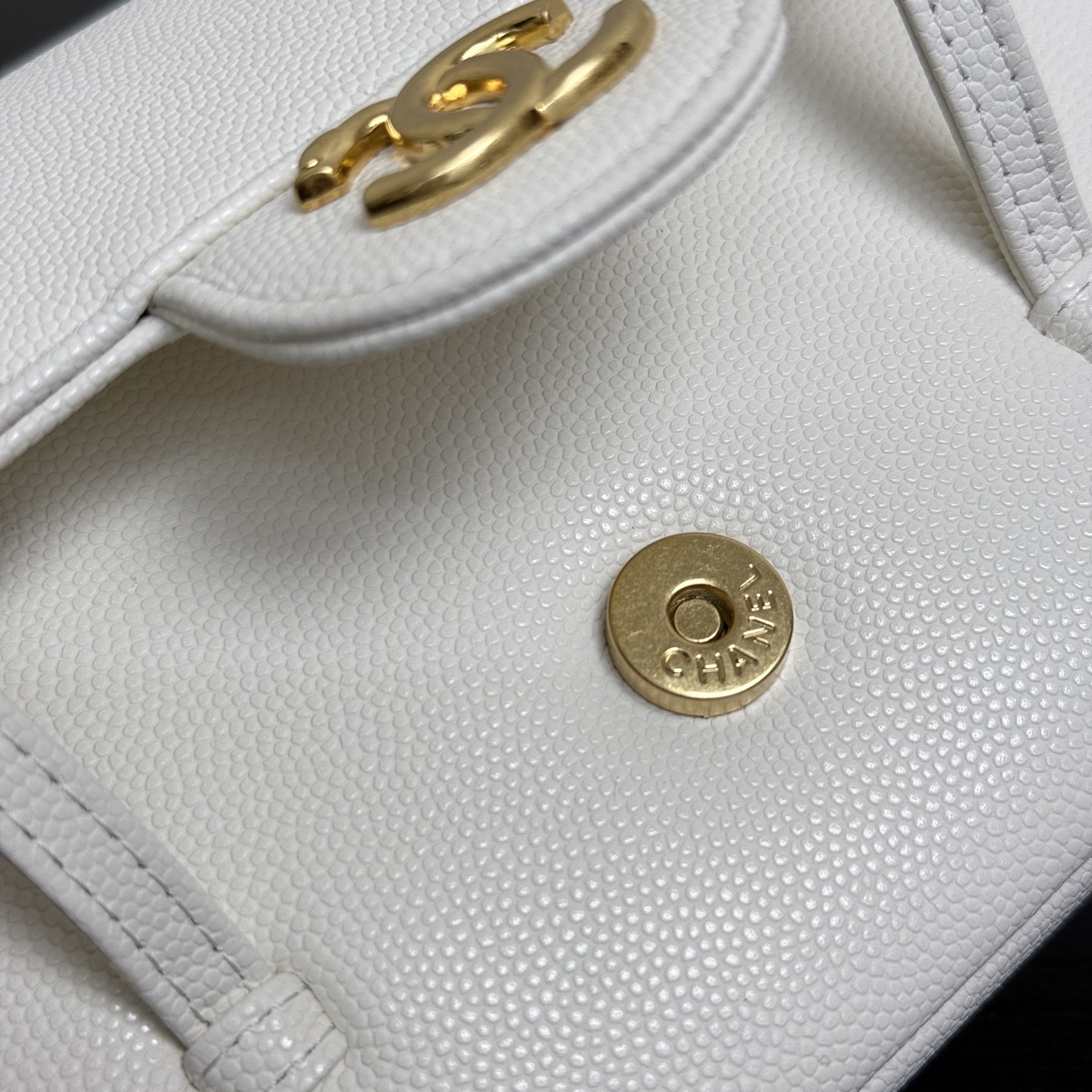 [TOP] CHANEL Preppy Coco Shoulder Bag 17x12x4cm - White & GHW