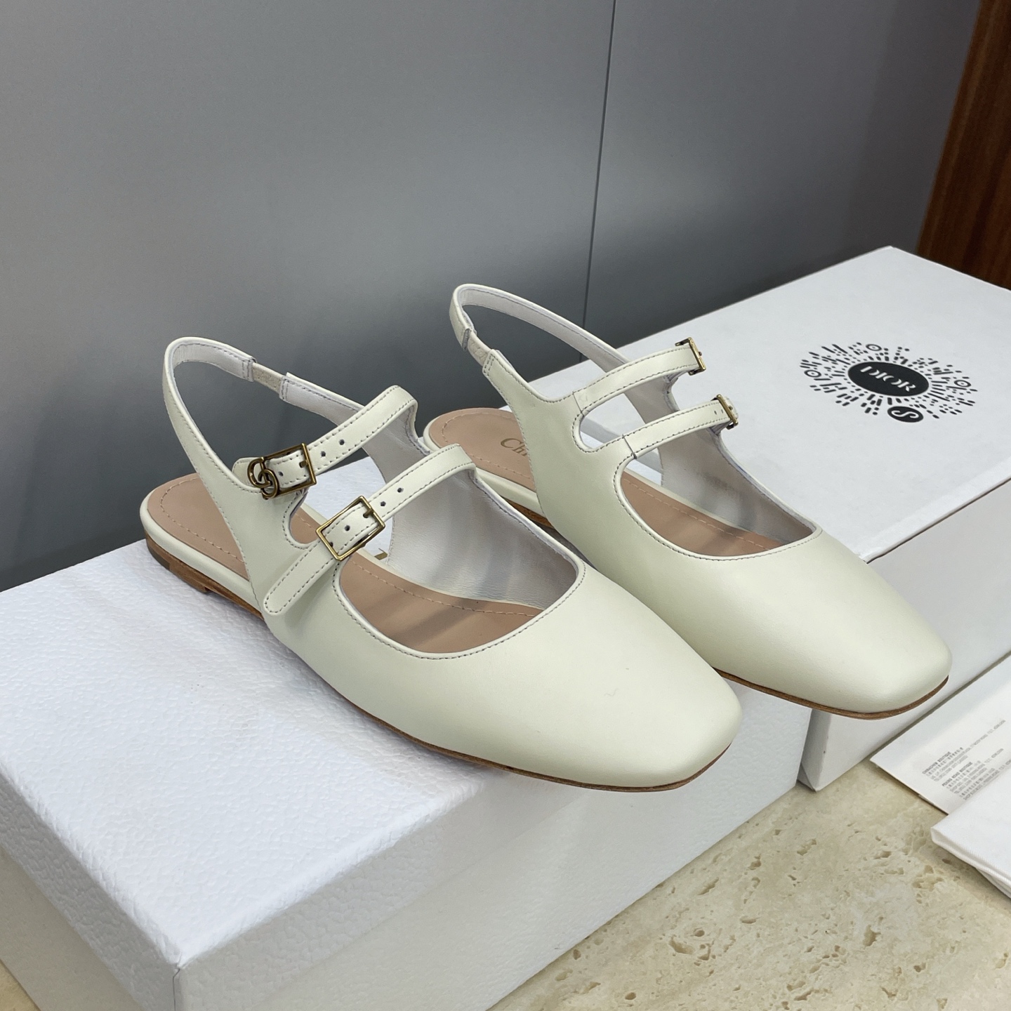 [TOP] Christian Dior Cherie Flat Mules - 2 Color