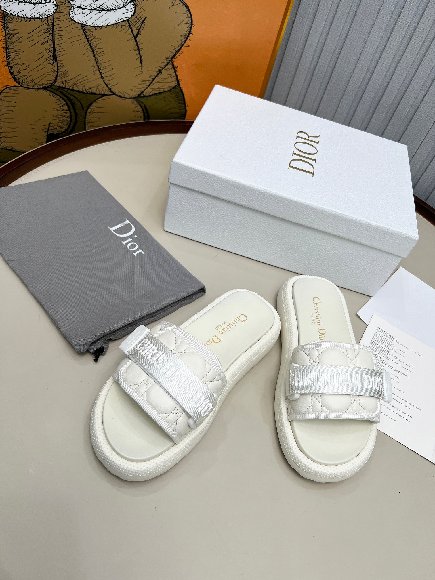 [TOP] Christian Dior Slippers - White - 711 Luxury