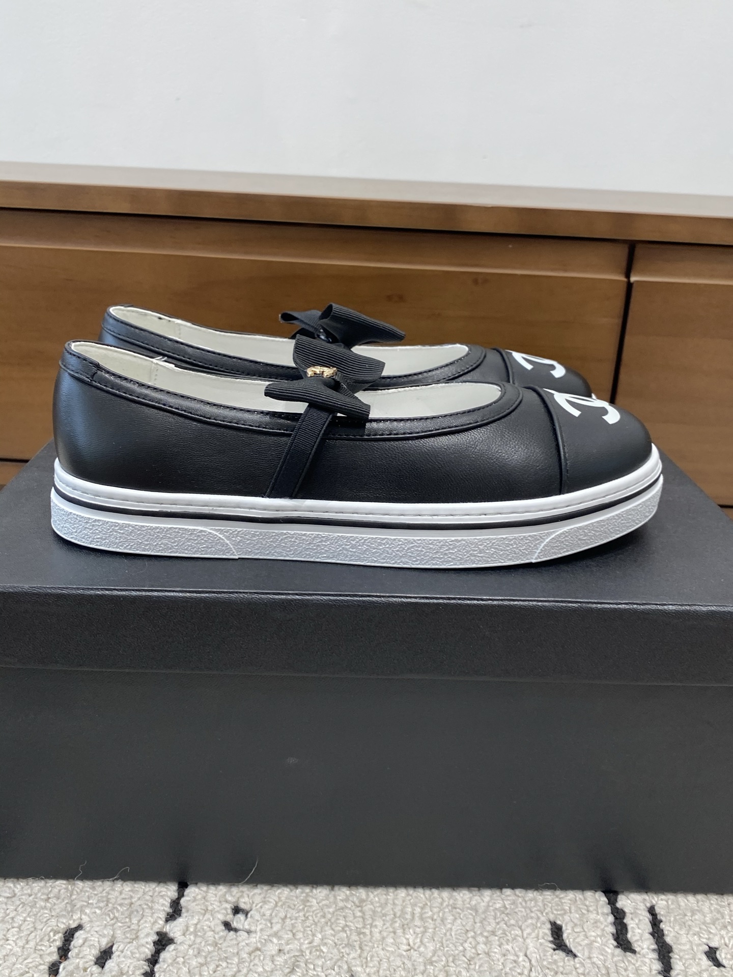 [TOP] CHANEL Flats - Black - 711 Luxury