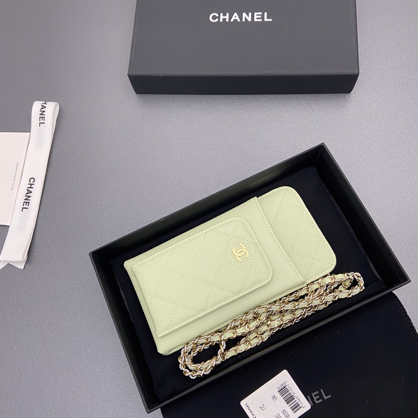 [TOP] CHANEL Phone Bag 18.5-9-3cm - Light Green
