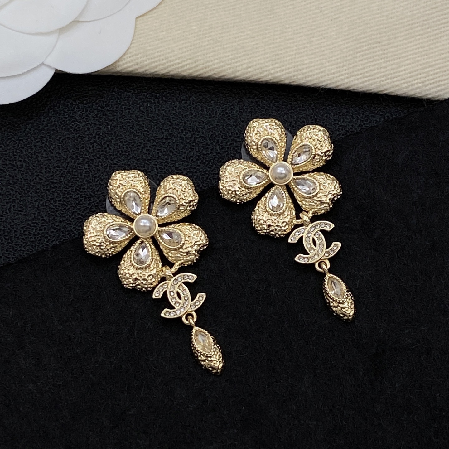 [TOP] CHANEL Earrings - Gold - 711 Luxury
