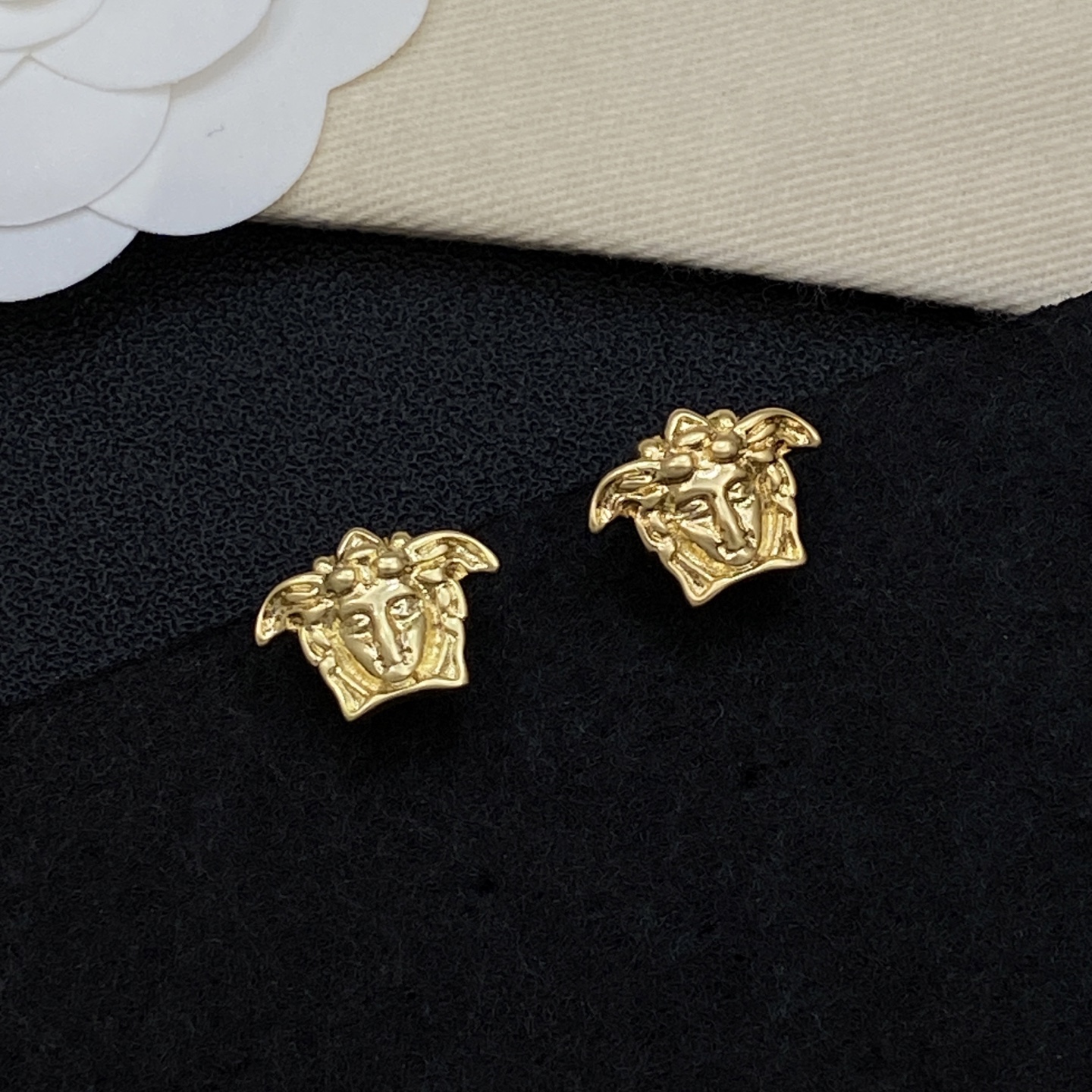 [TOP] VERSACE Earrings - Gold - 711 Luxury