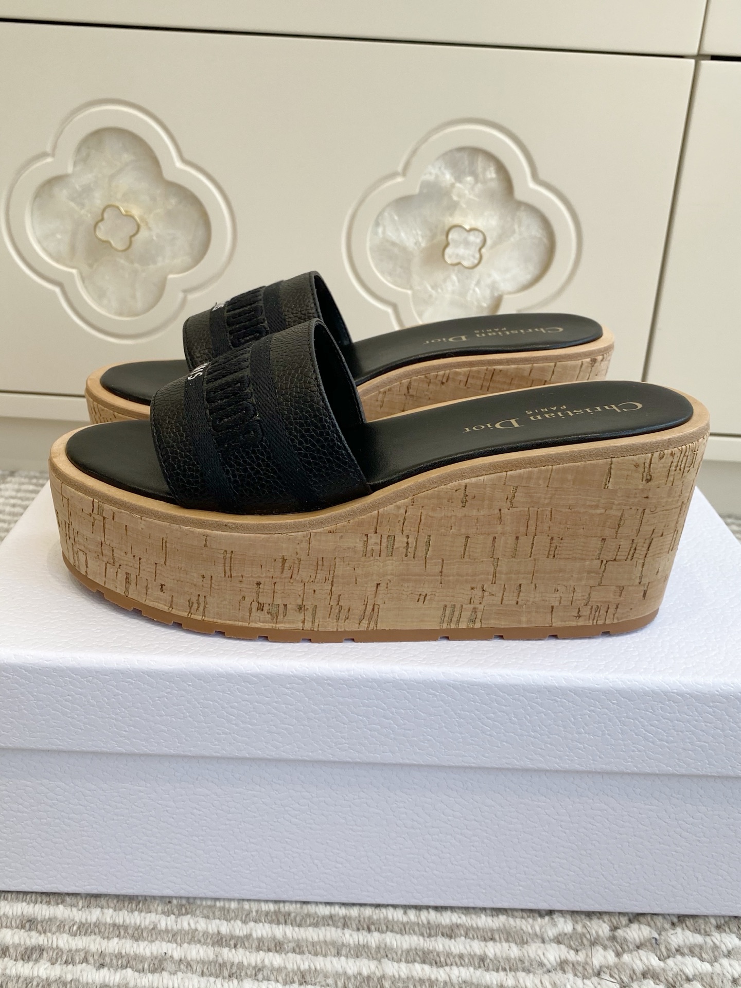 [TOP] Christian Dior Slippers - Black - 711 Luxury