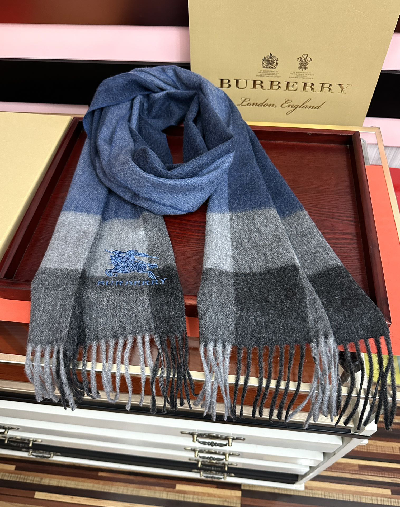 [TOP] BURBERRY Cashmere Scarf 30x180 cm - Blue
