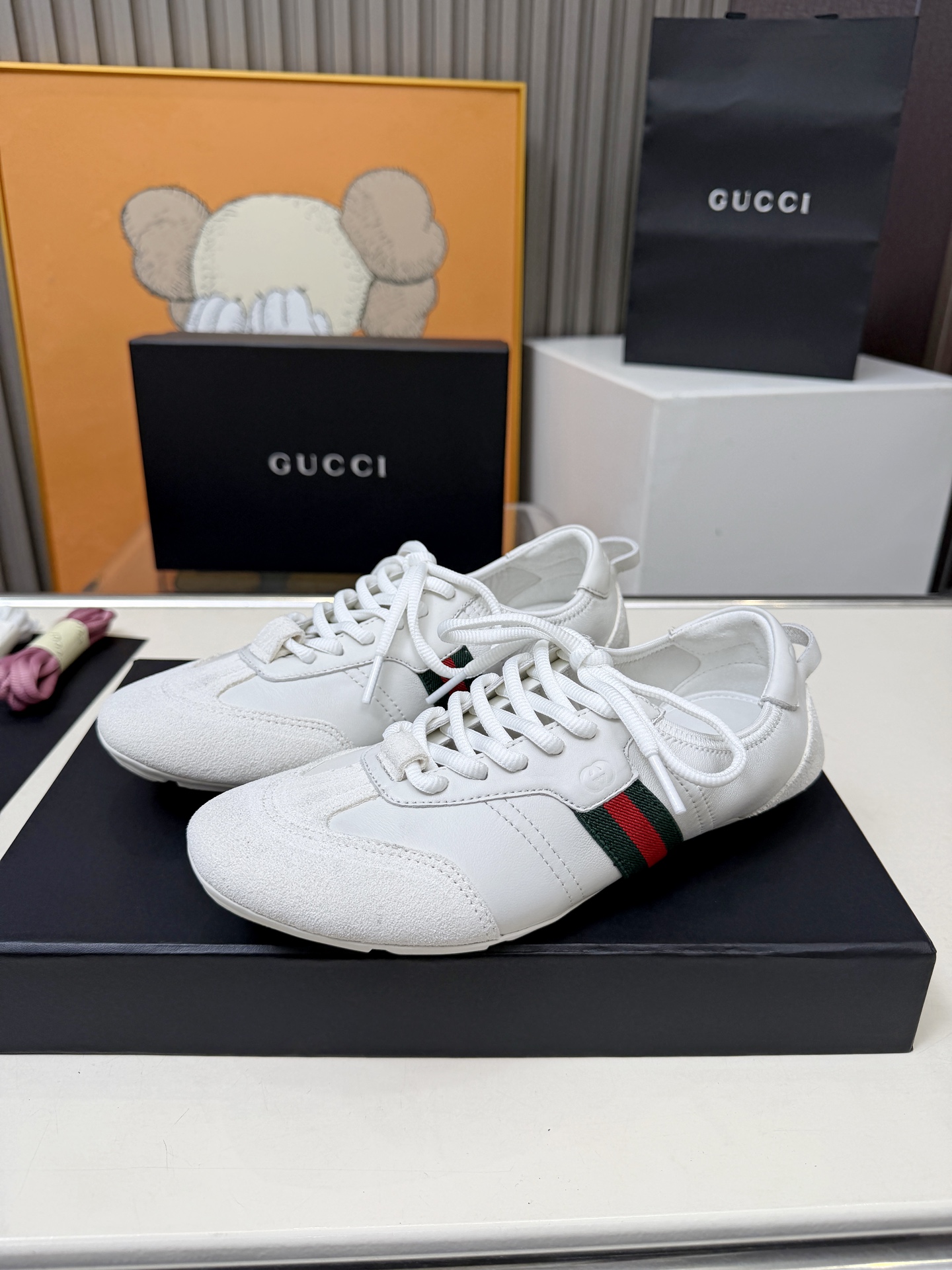 [TOP] GUCCI Sneaker - White - 711 Luxury